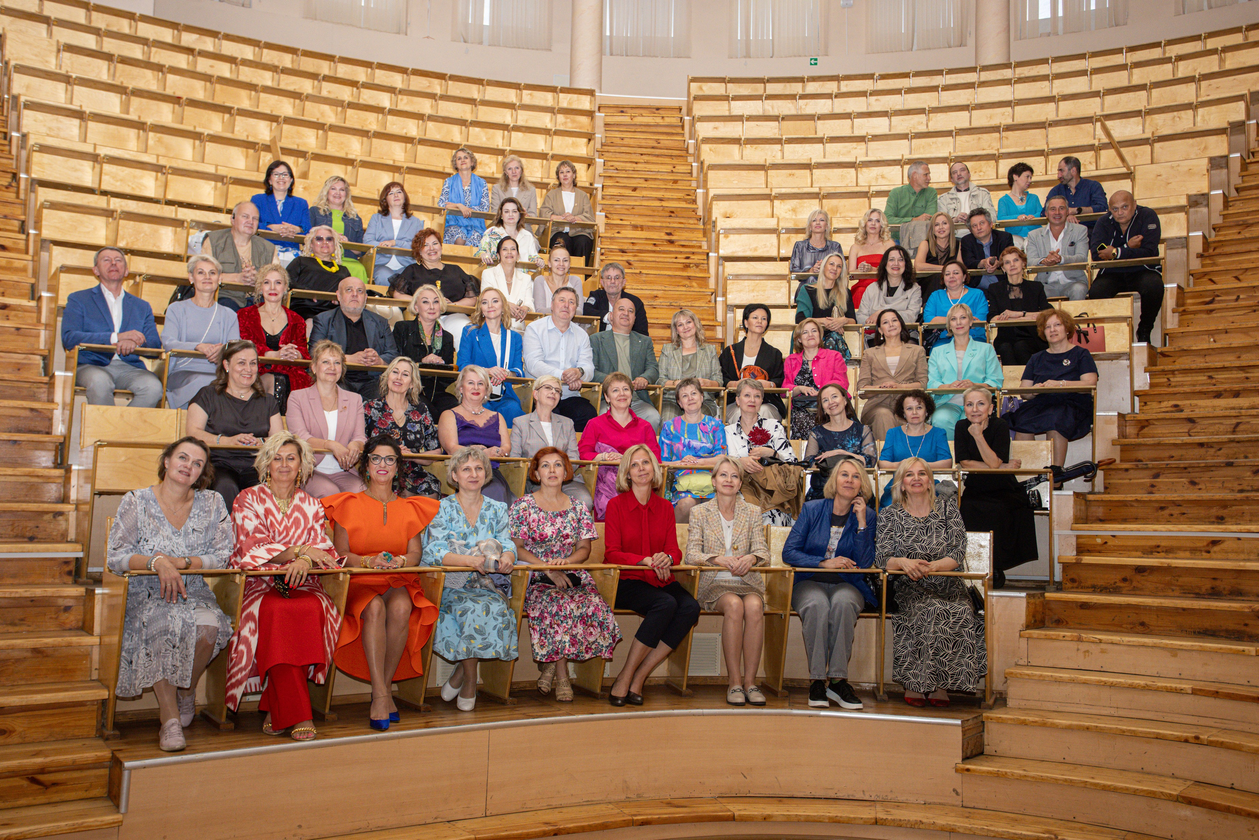 Встреча выпускников. Стоматологи СПб. Семейный фотограф в Вышнем Волочке — Ульяна Иванова | Фотосессии для всей семьи