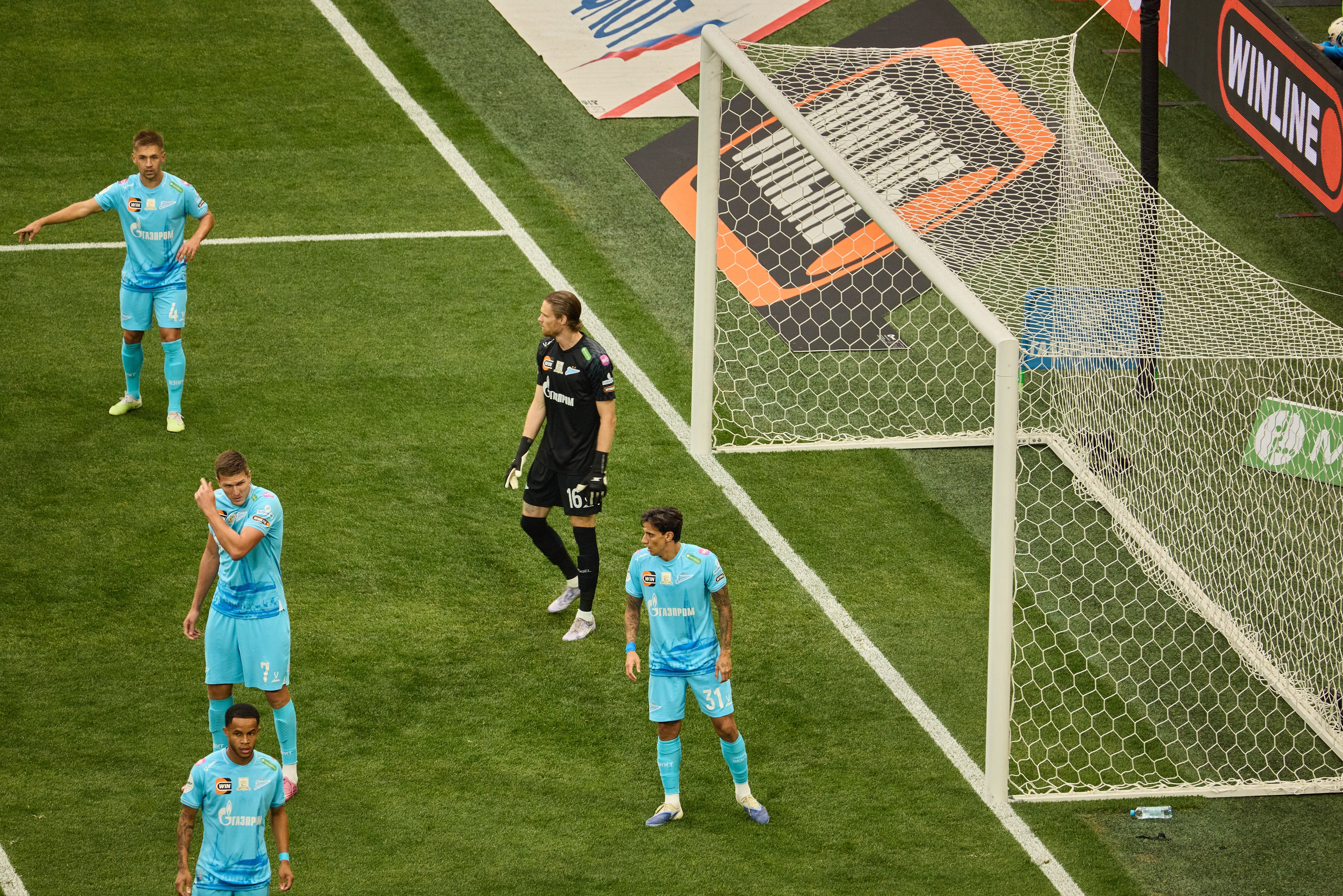 FC Zenit x Dinamo Mahachkala. Святослав Лебедев | Рекламный фотограф — Коммерческая съемка, Арт-дирекшн, AI-интеграция
