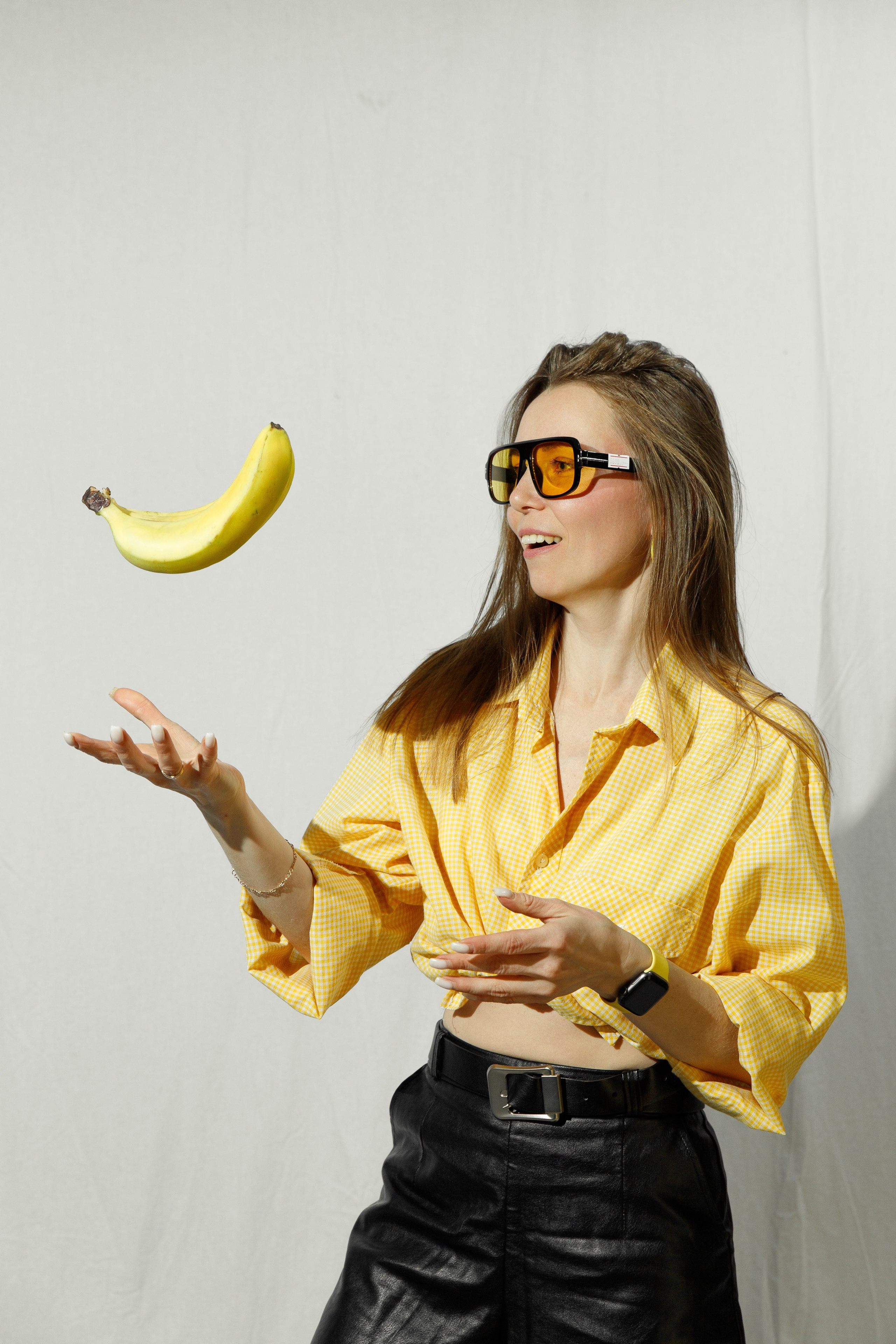 Кристина в желтом