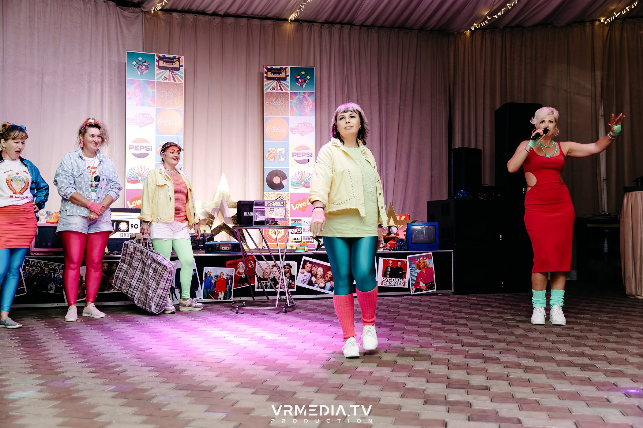 «Назад в 90-е!» в ресторане «Империя»