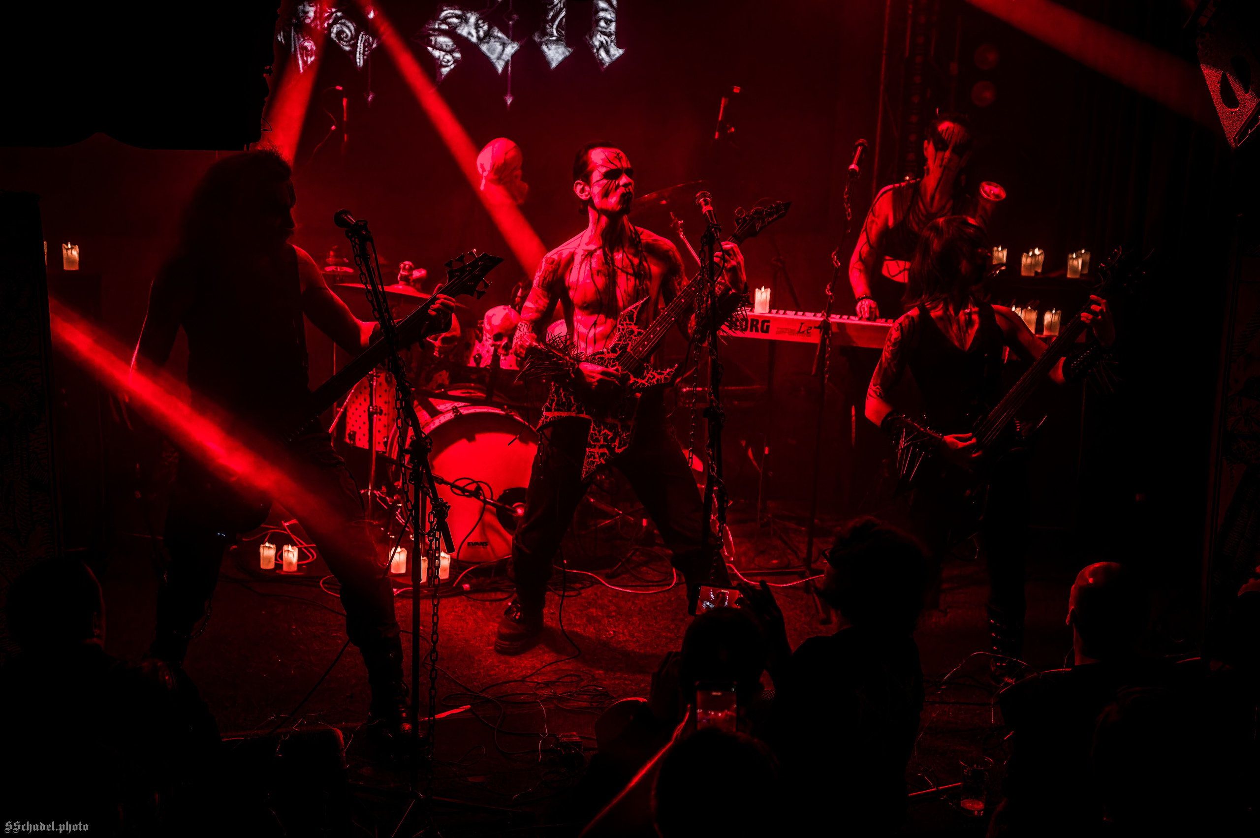 Frostlagte Måne 07.12.25. We will make everything metal!