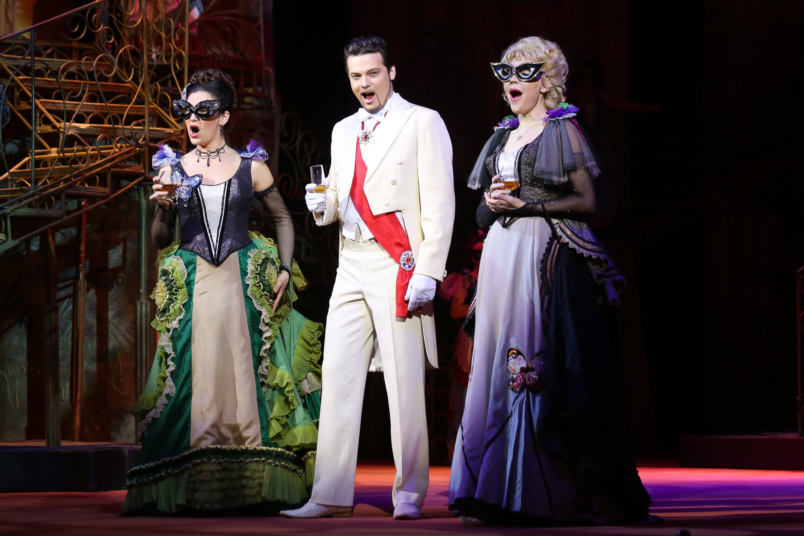 Летучая мышь в Московской оперетте. Дарья Письменюк / Darya Leitstern — фотограф, музыкант, журналист, путешественник