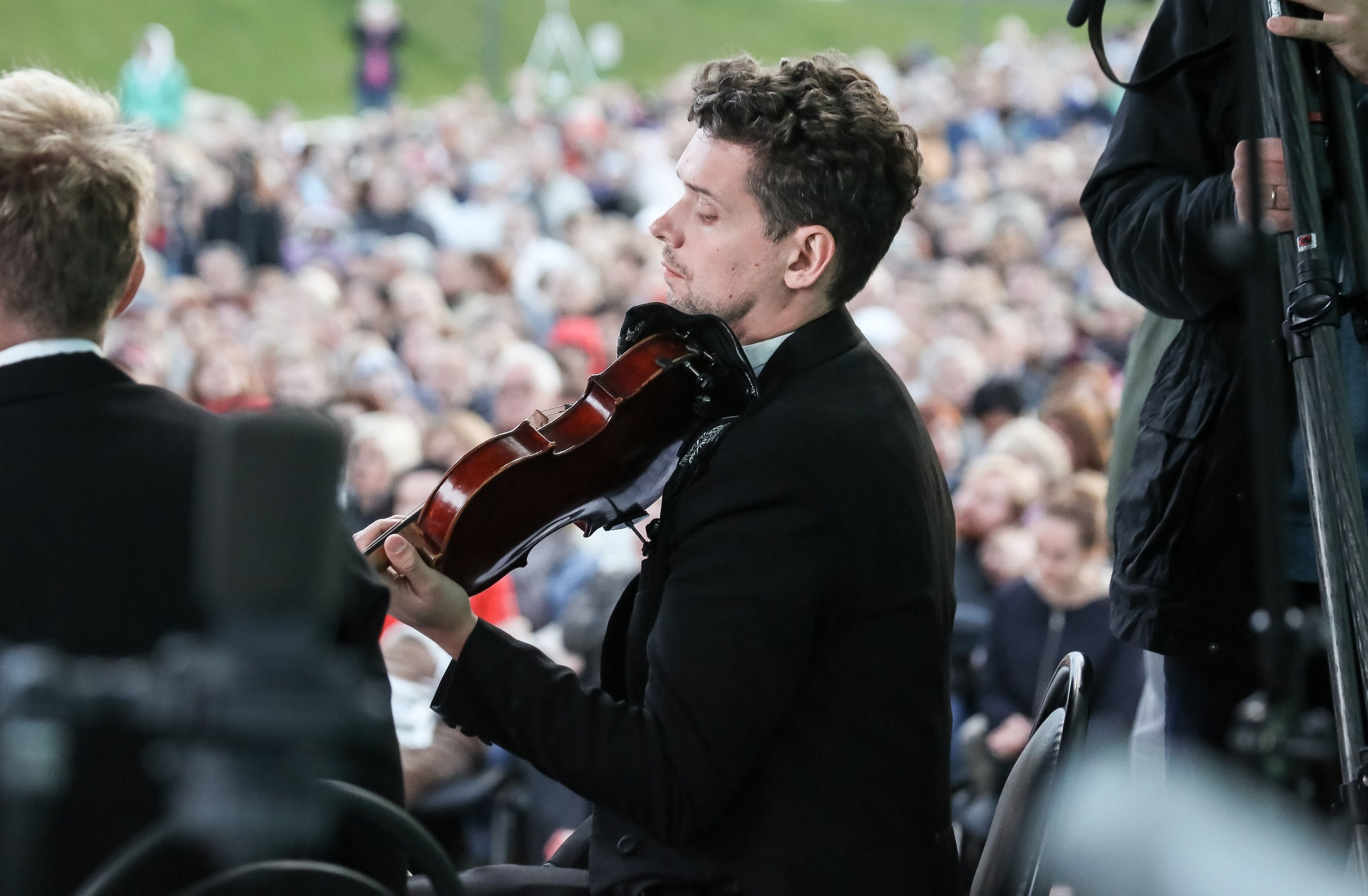 «Под небом голубым…»: второй фестивальный вечер в Новом Иерусалиме. Дарья Письменюк / Darya Leitstern — фотограф, музыкант, журналист, путешественник
