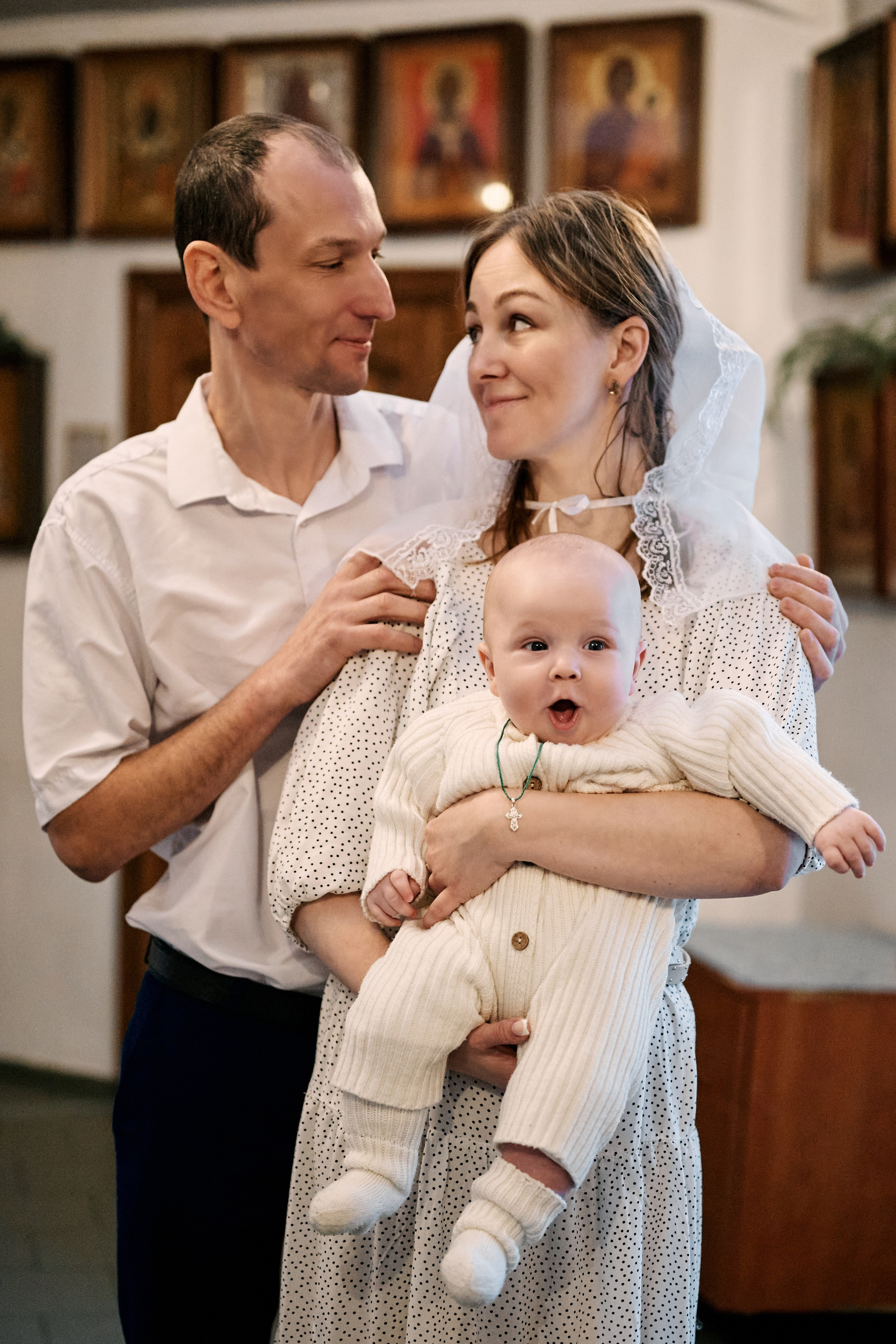 Крещение в храме Василия Великого на Горке. Свадебный фотограф Надежда Максимова