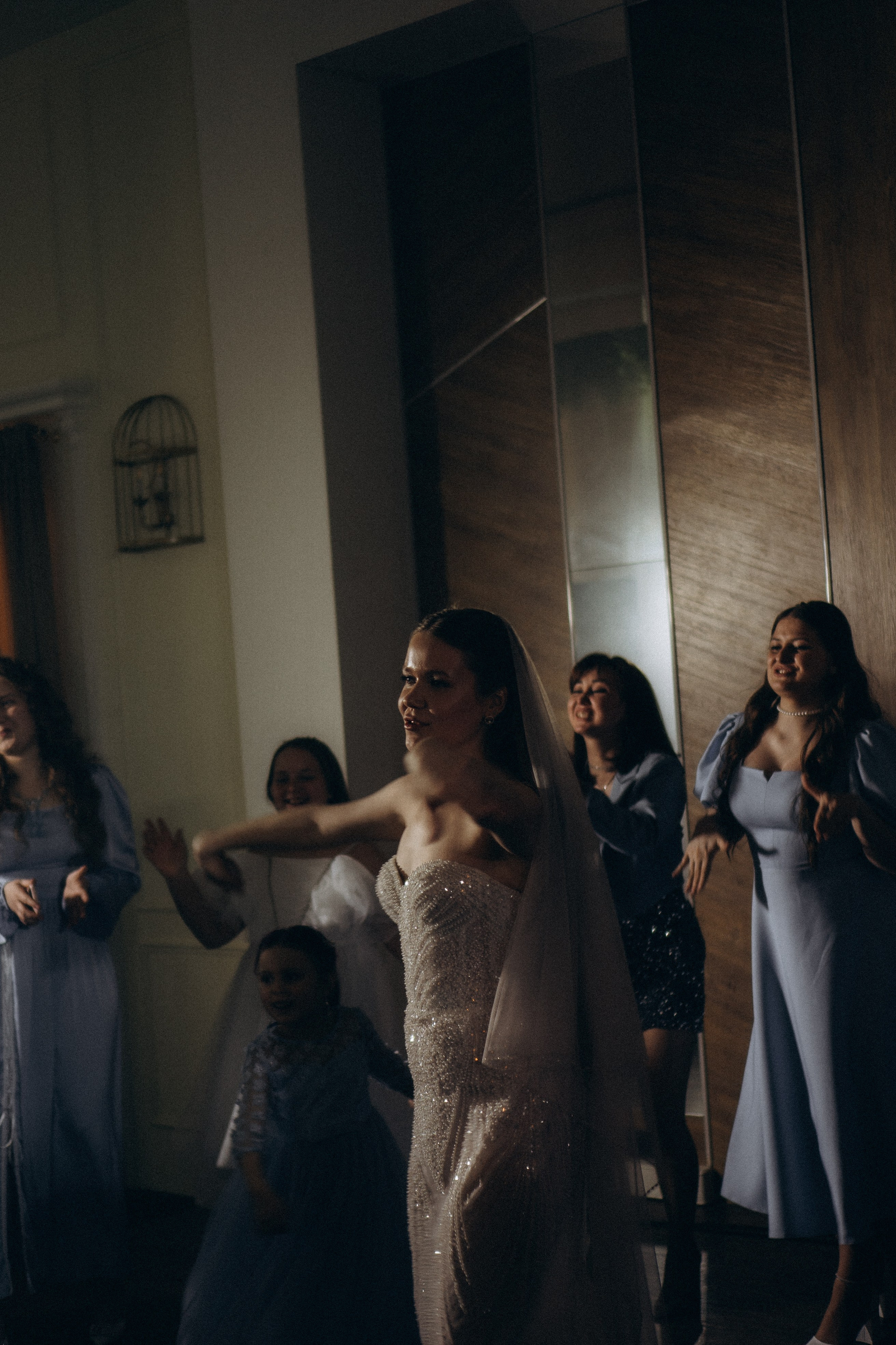 СВАДЕБНАЯ СЬЕМКА СБОРОВ В ОТЕЛЕ И ВЫЕЗД НА ЦЕРЕМОНИЮ (СНЯТО В СИБИРЕ В НИЖНЕВАРТОВСКЕ). Профессиональный фотограф, Санкт-Петербург — Виктория Богомолова