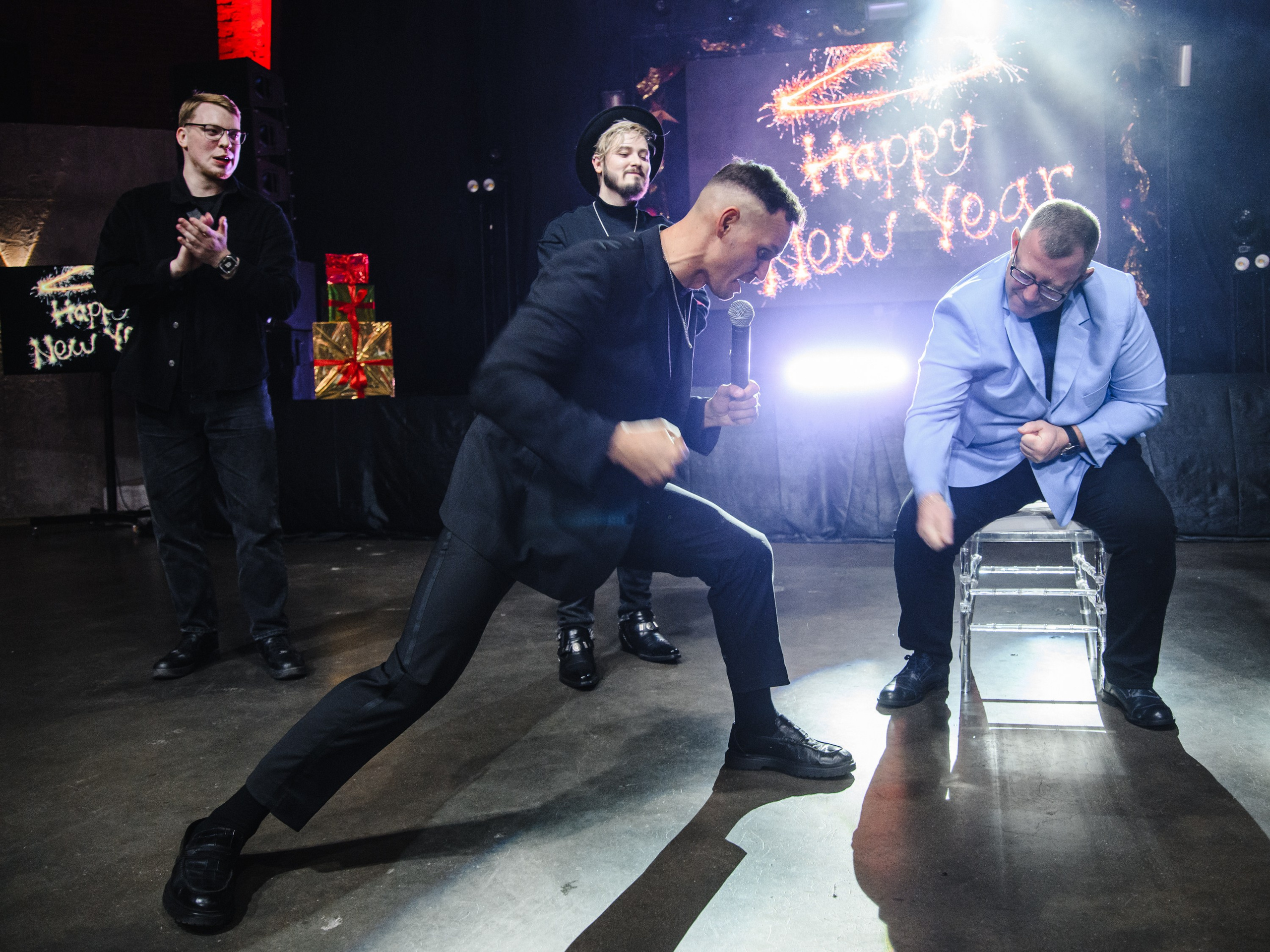 Новогодний корпоратив в газгольдере. Фотограф Денис Неместо, портрет, репортаж