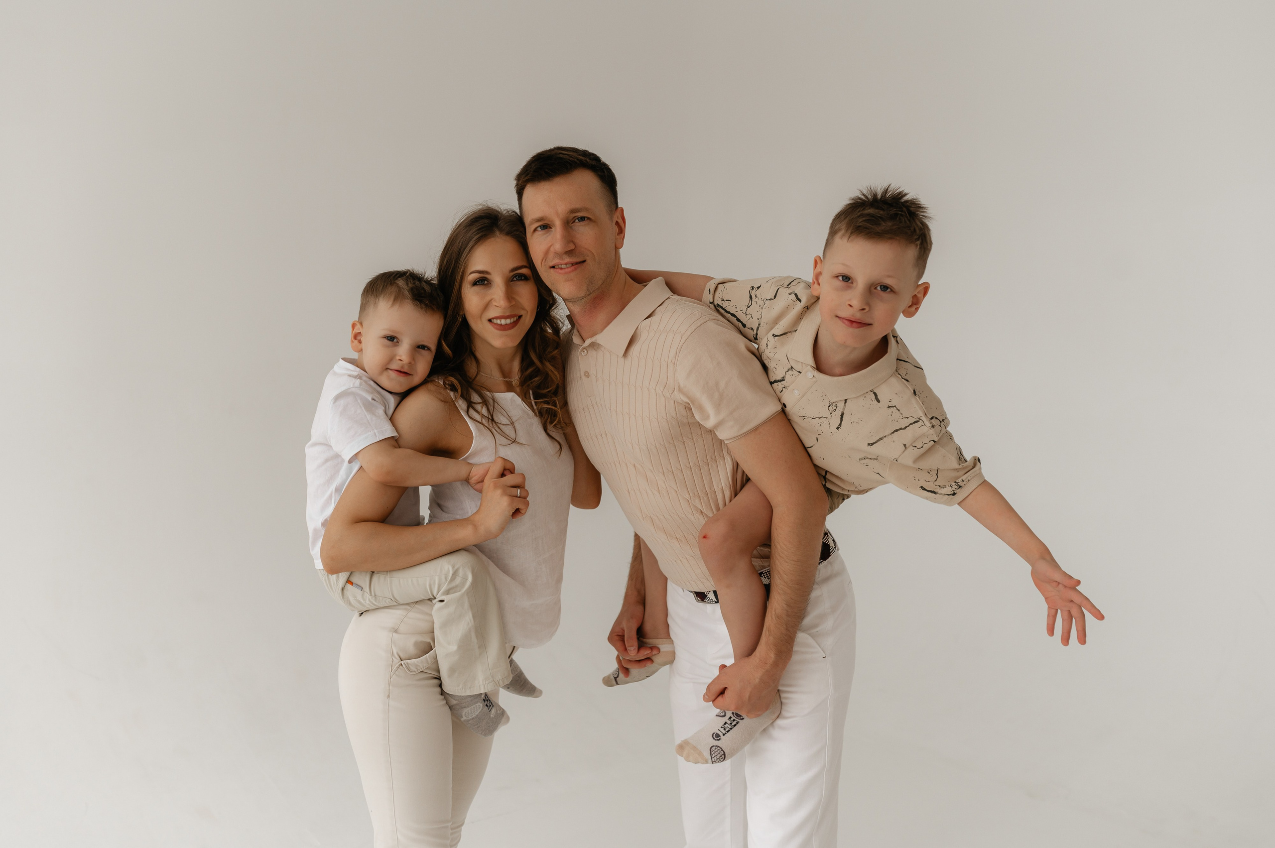 Семейная на циклораме. Главная