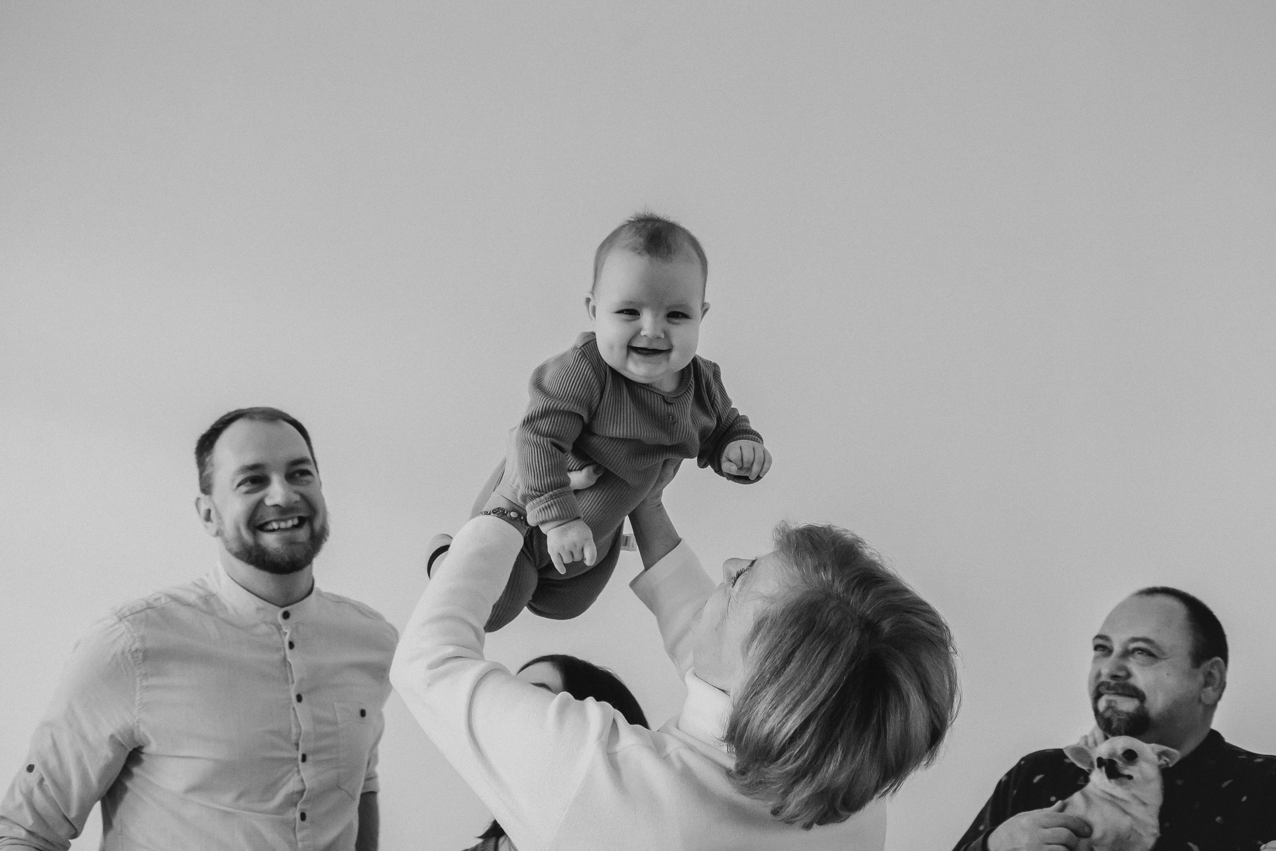 Съемка большой семьи на циклораме. Семейный фотограф в Томске Максимова Екатерина