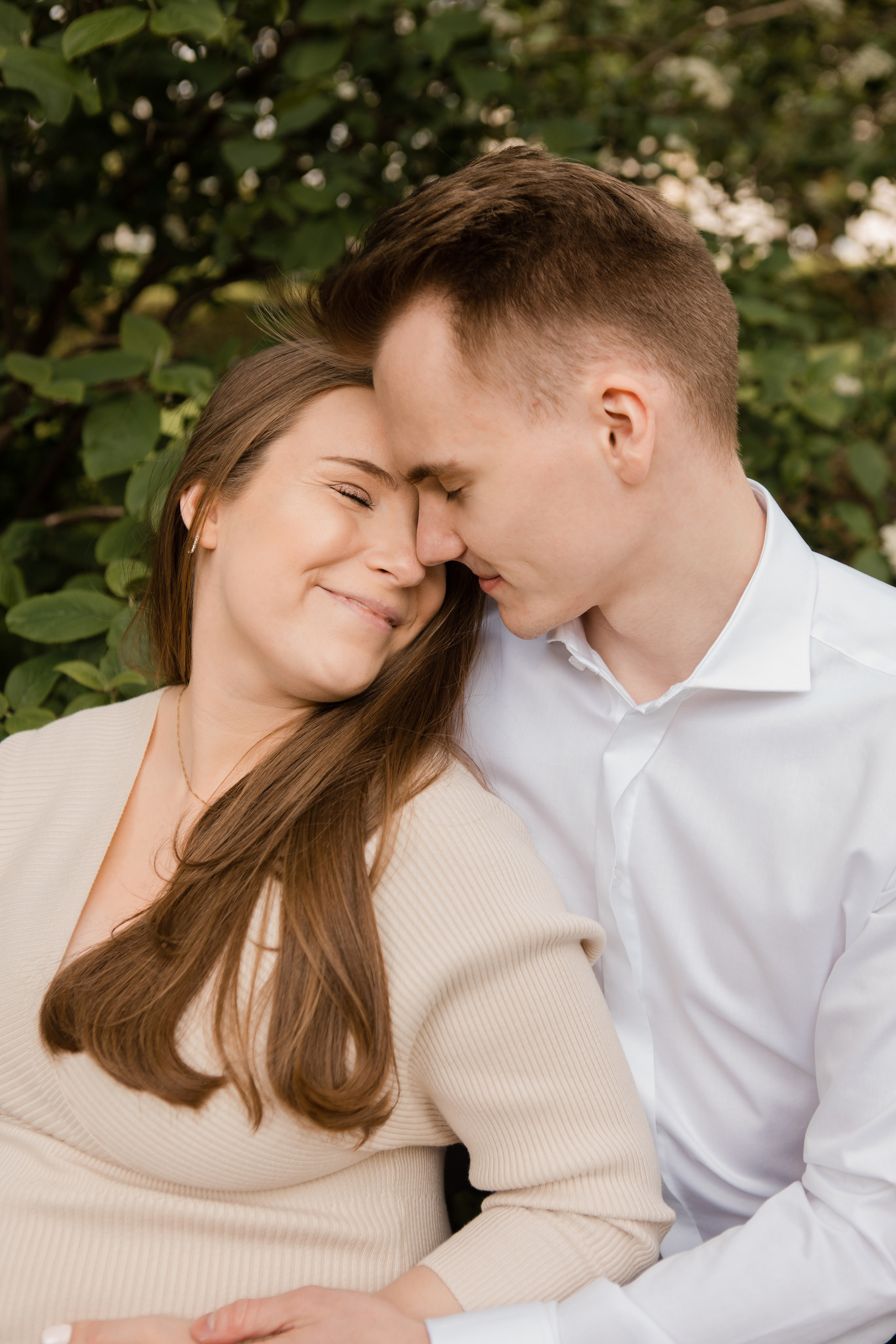 Семейная фотосессия Андрея и Марии. Видеосъемка и фотосъемка свадеб. Фотограф и оператор на свадьбу. Видеосъемка подкастов, собственная видео-фотостудии. Предметная фотосъемка