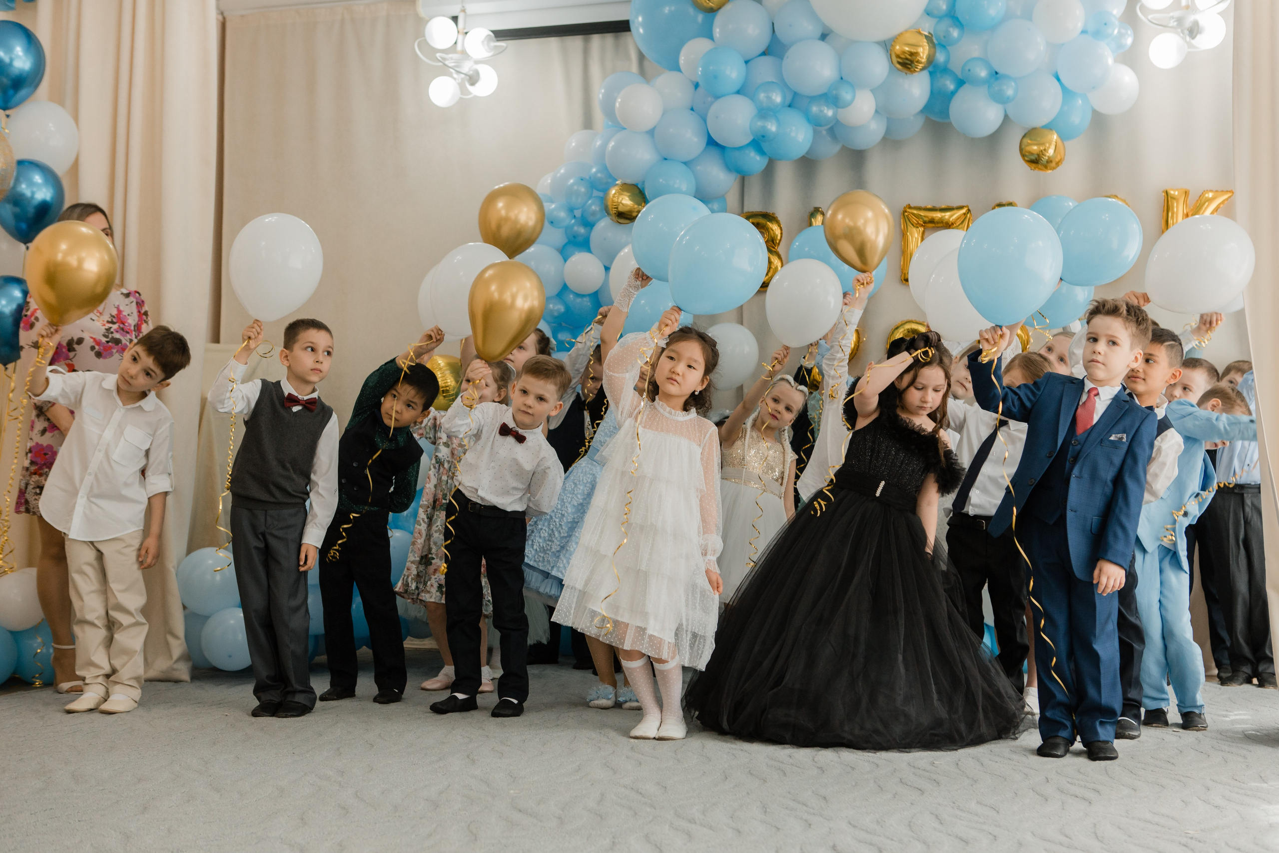 Фотосъемка выпускного в детском саду. Видеосъемка и фотосъемка свадеб. Фотограф и оператор на свадьбу. Видеосъемка подкастов, собственная видео-фотостудии. Предметная фотосъемка
