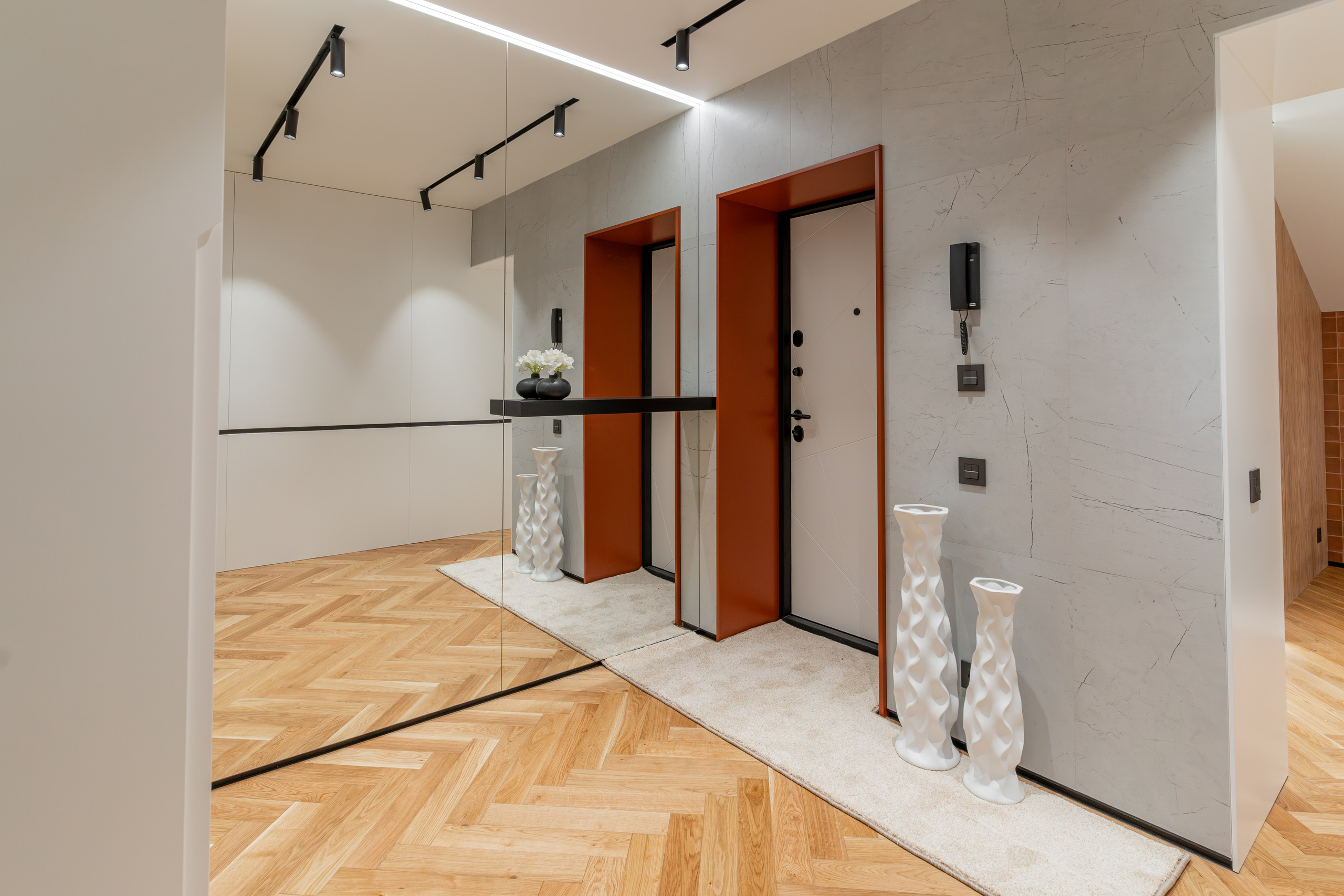 Квартира на мансардном этаже 63 м². Ремонты премиум-класса 1 S T . G R E A T . P R O