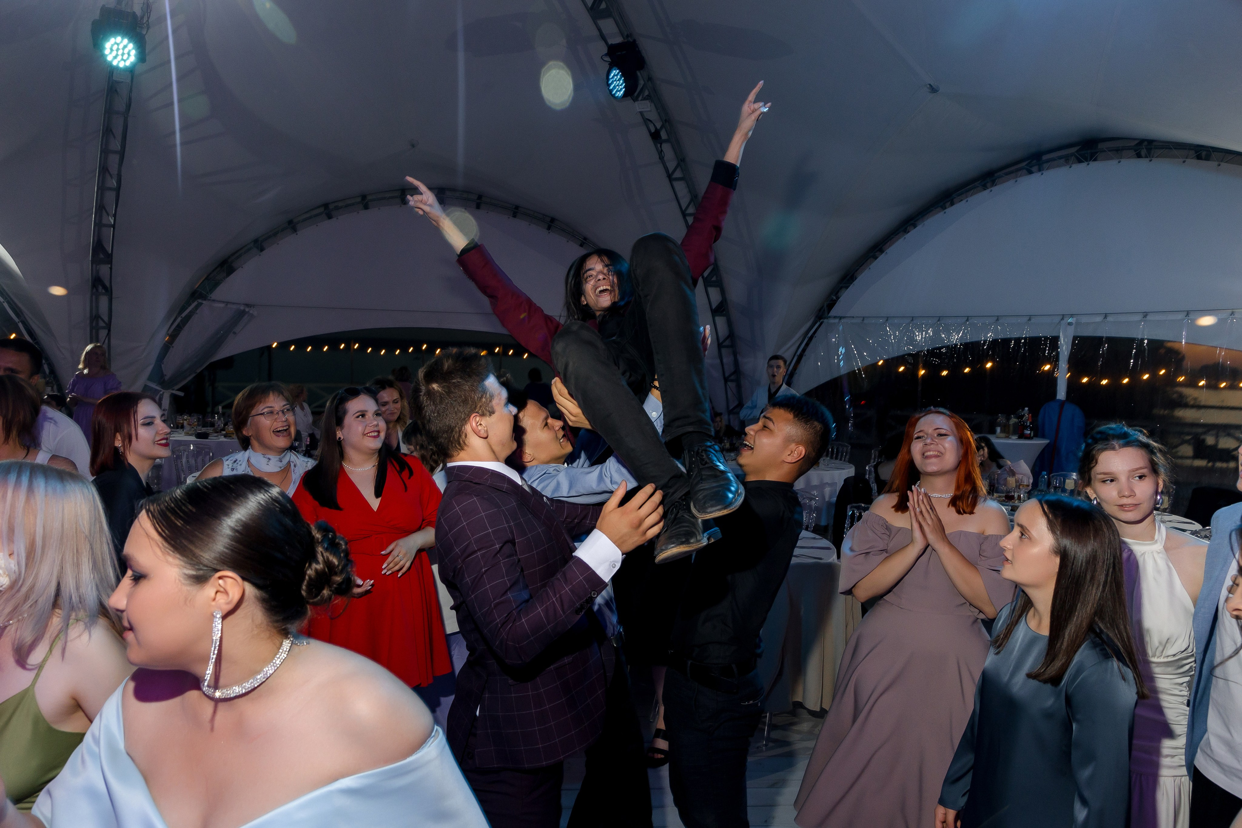 ВЫПУСКНОЙ White Place — Гимназия 52. Свадебный и семейный фотограф Динар Гильмутдинов