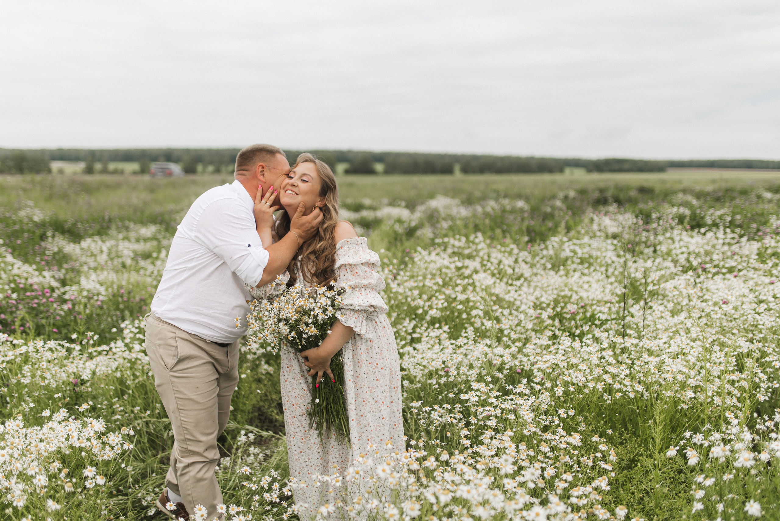 Маша и Миша и их веселая компания (пикник в поле). Семейный и свадебный фотограф в Екатеринбурге Орлова Ирина