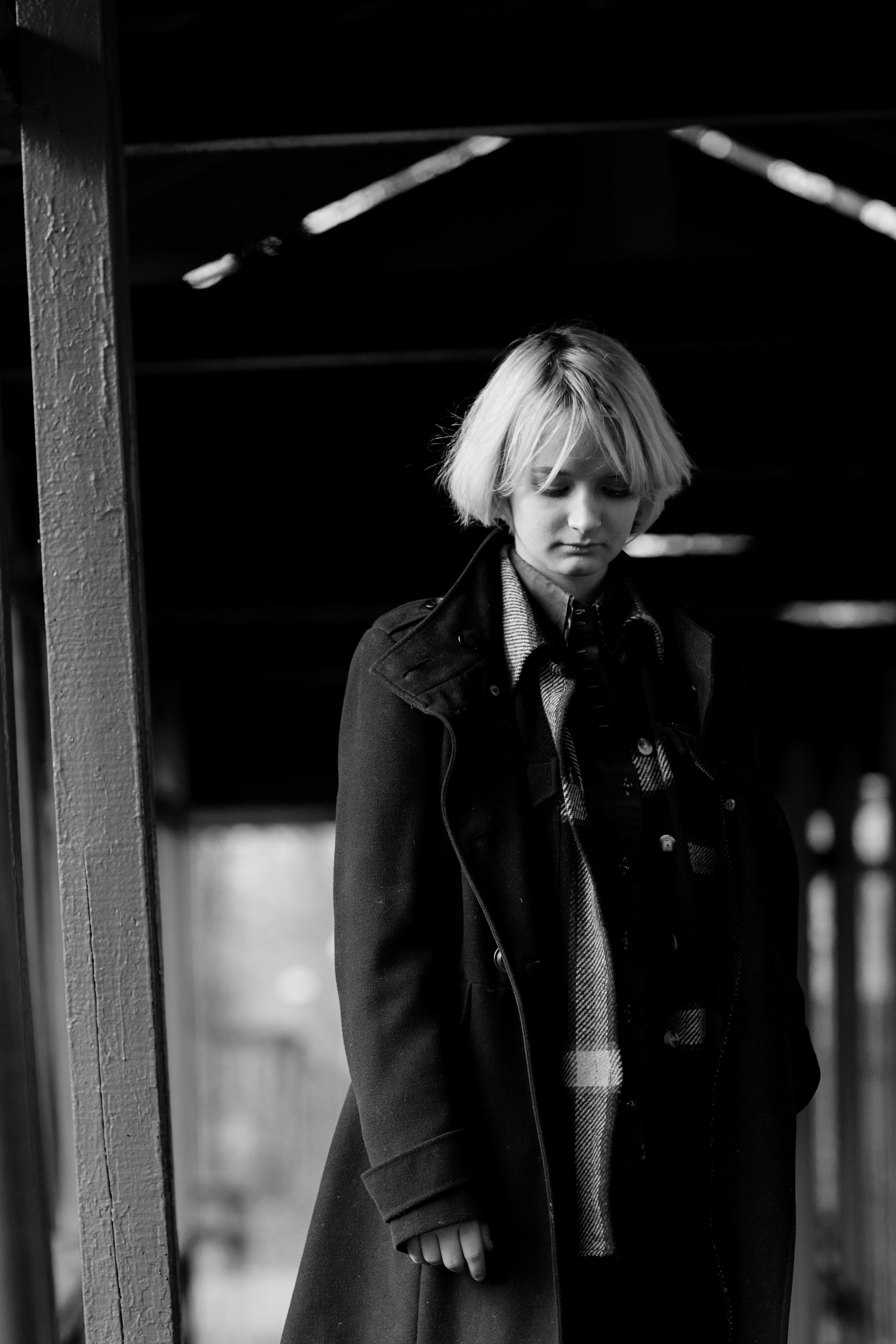 Фотосессия девочки подростка в осеннем саду. Главная