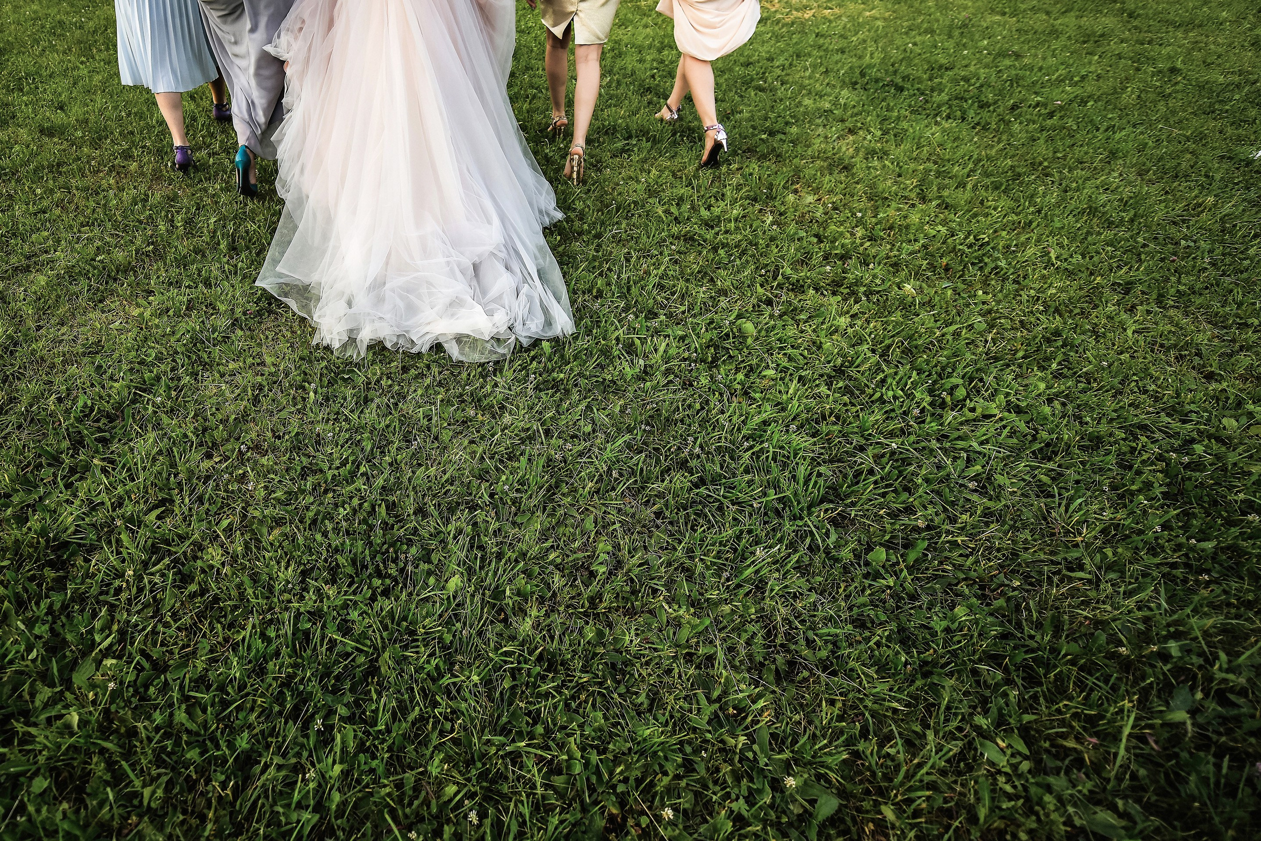 💐 Радик и Яна — душевная загородная свадьба в Villatic | Теплые фото под Красноярском. 📸 Свадебный и семейный фотограф в Красноярске Тихомиров Евгений | 17 лет опыта | 800+ свадеб