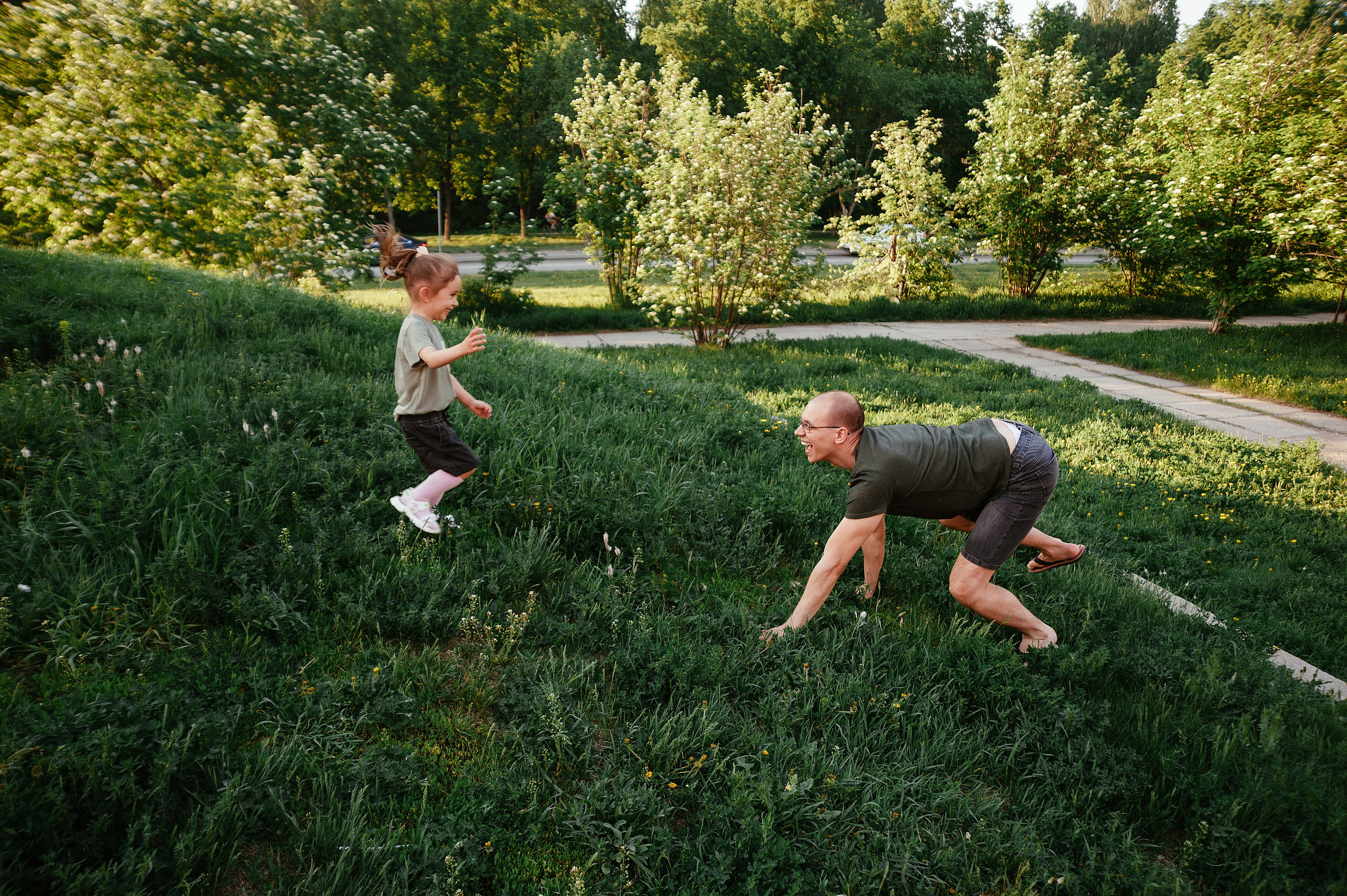 Уличная семейная фотосессия в Краснообске. Семейный фотограф Дарья Едапина Новосибирск. Фотограф Дарья Едапина Новосибирск