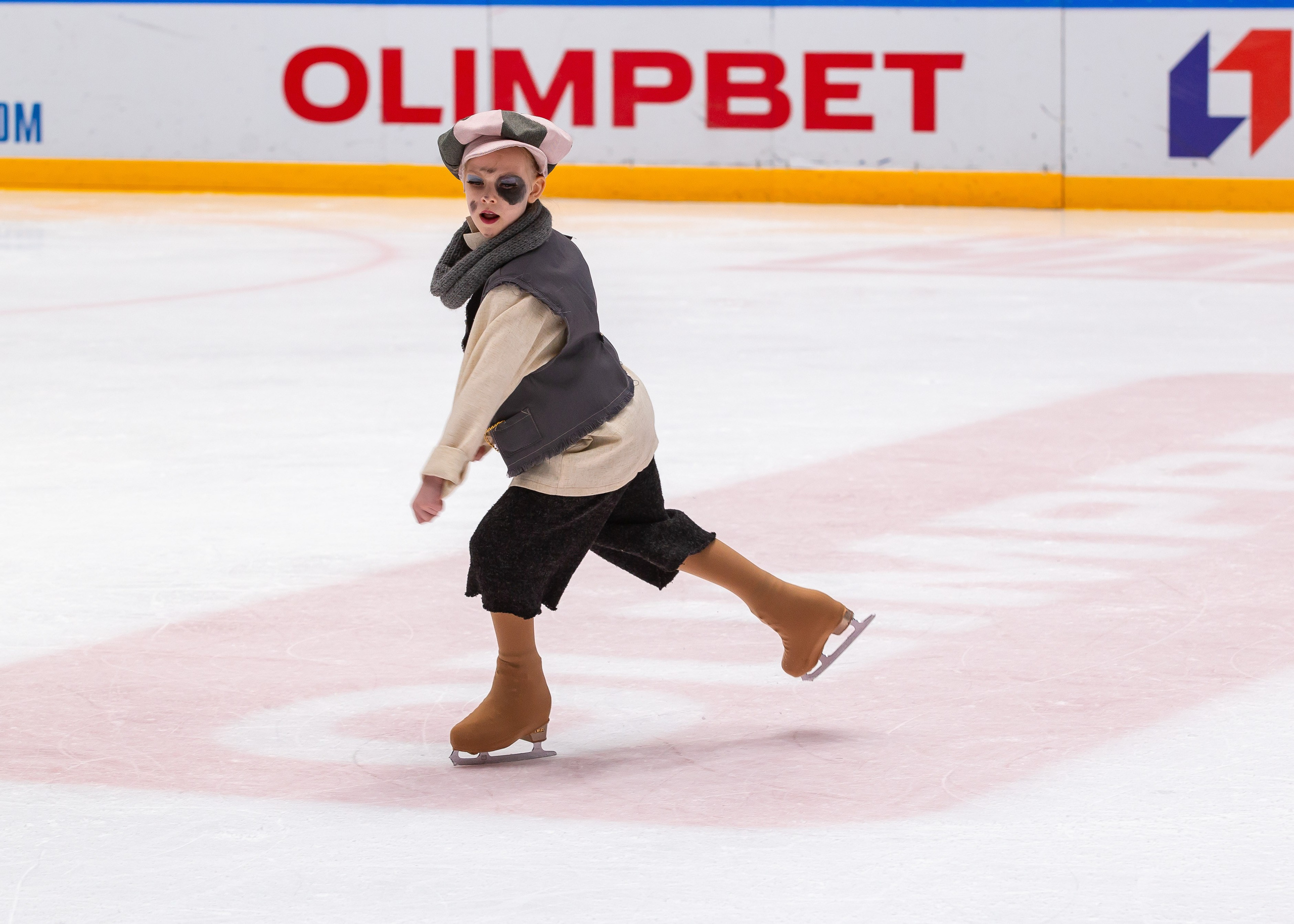 VII Ежегодный фестиваль массовых танцев на льду и фигурного катания «Петровский лёд» Санкт-Петербург 2024. Репортажный фотограф в Москве