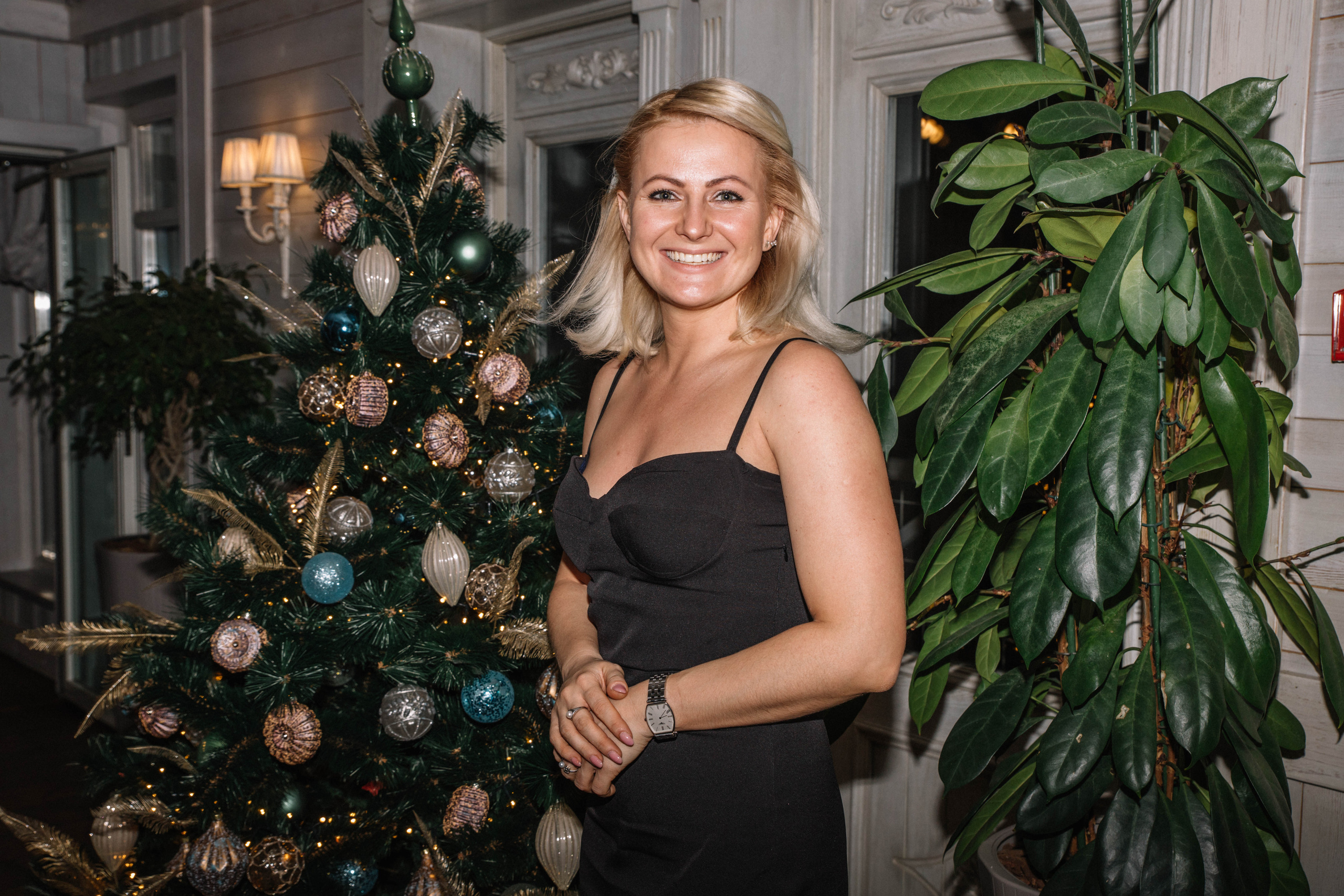 Новогодний корпоратив 2022. Ресторан Понтон. Фотограф в Красногорске Инна Романова, индивидуальные съемки, лавстори