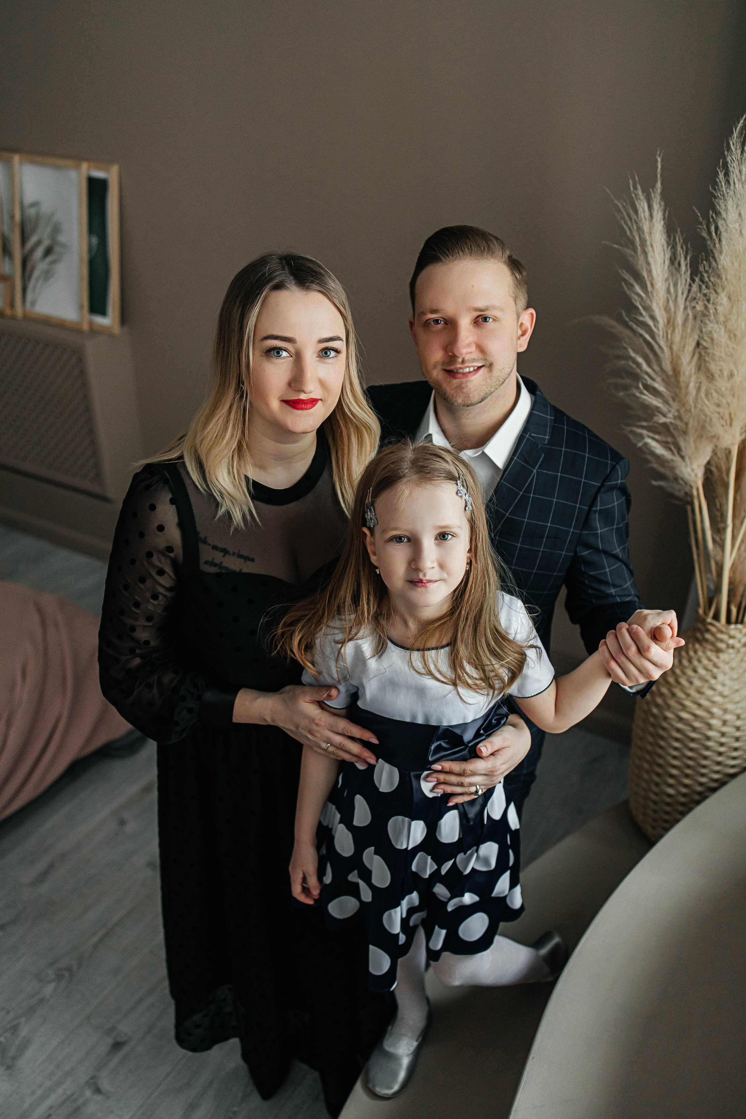 Оксана с семьей. Letotut.studio. Фотограф в Красногорске Инна Романова, индивидуальные съемки, лавстори