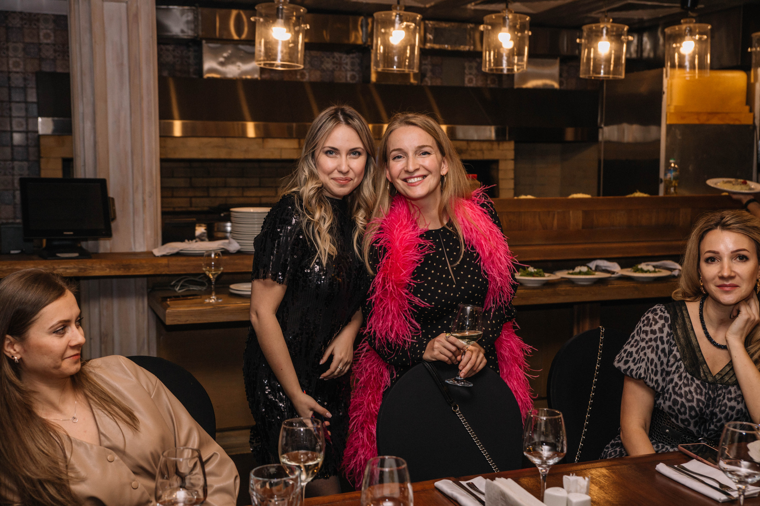 Новогодний корпоратив 2022. Ресторан Понтон. Фотограф в Красногорске Инна Романова, индивидуальные съемки, лавстори