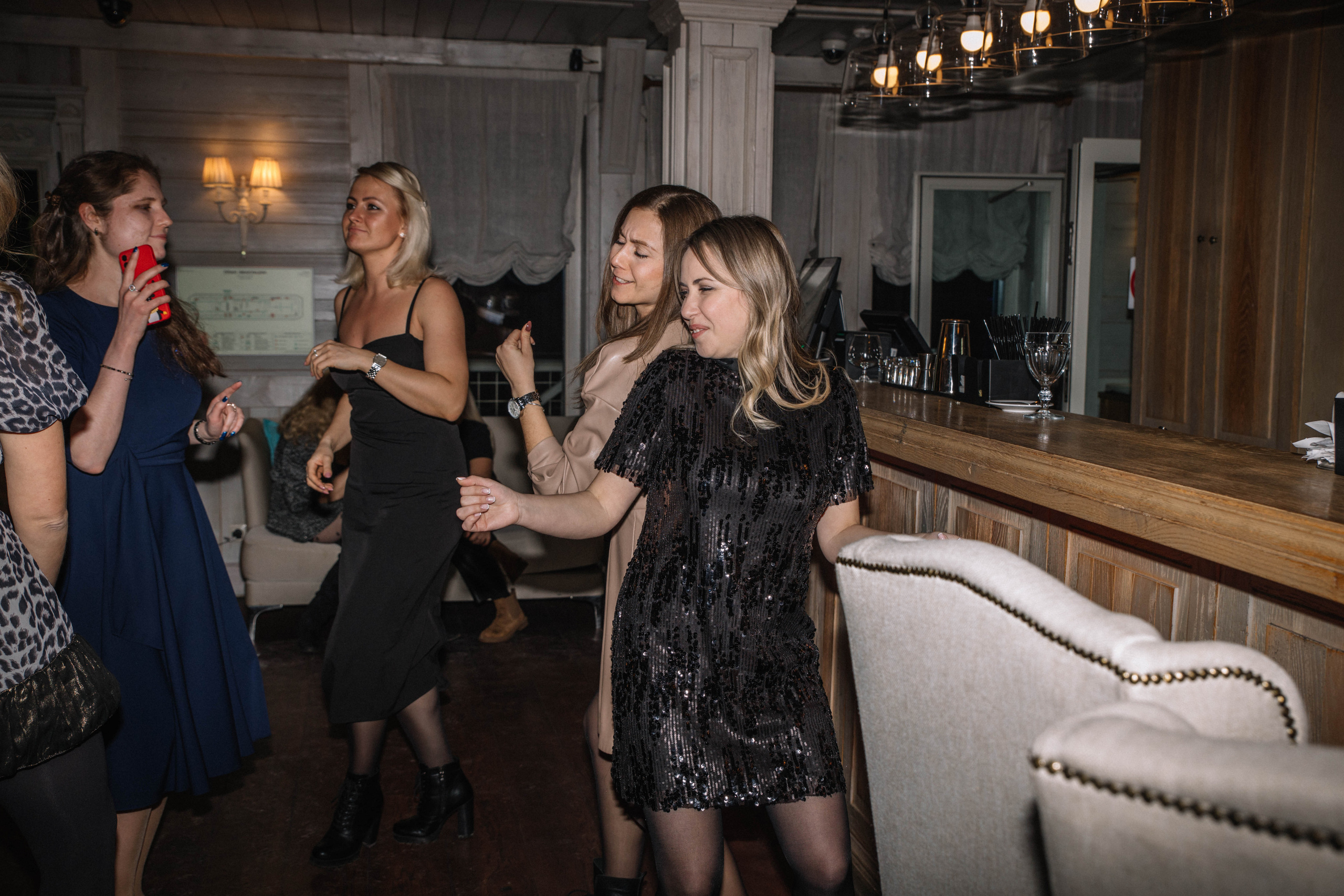 Новогодний корпоратив 2022. Ресторан Понтон. Фотограф в Красногорске Инна Романова, индивидуальные съемки, лавстори