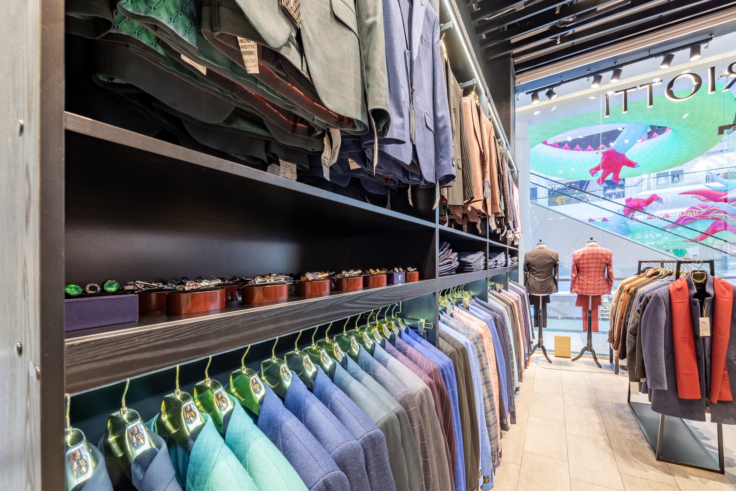 Съемка для производителя торгового оборудования в ТЦ «Ривьера». Интерьерный фотограф в Москве Сергей Чекмезов