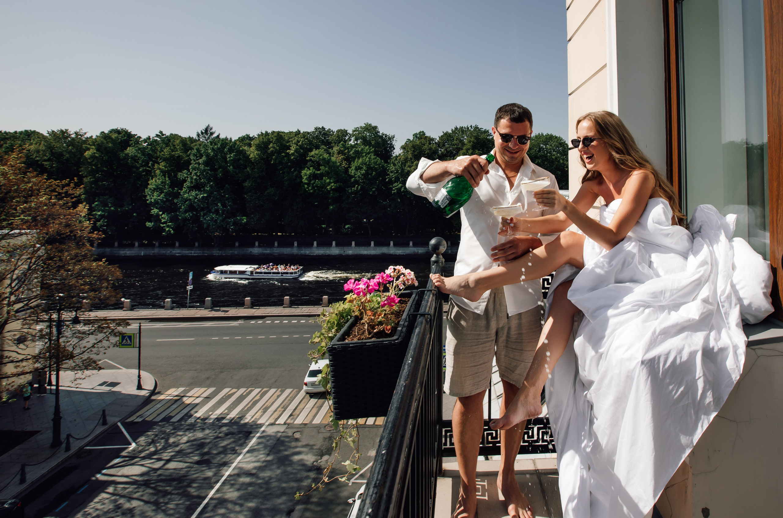 Сборы в Dom Boutique Hotel 5* и прогулка. Свадебный и семейный фотограф в Санкт-Петербурге и Сестрорецке