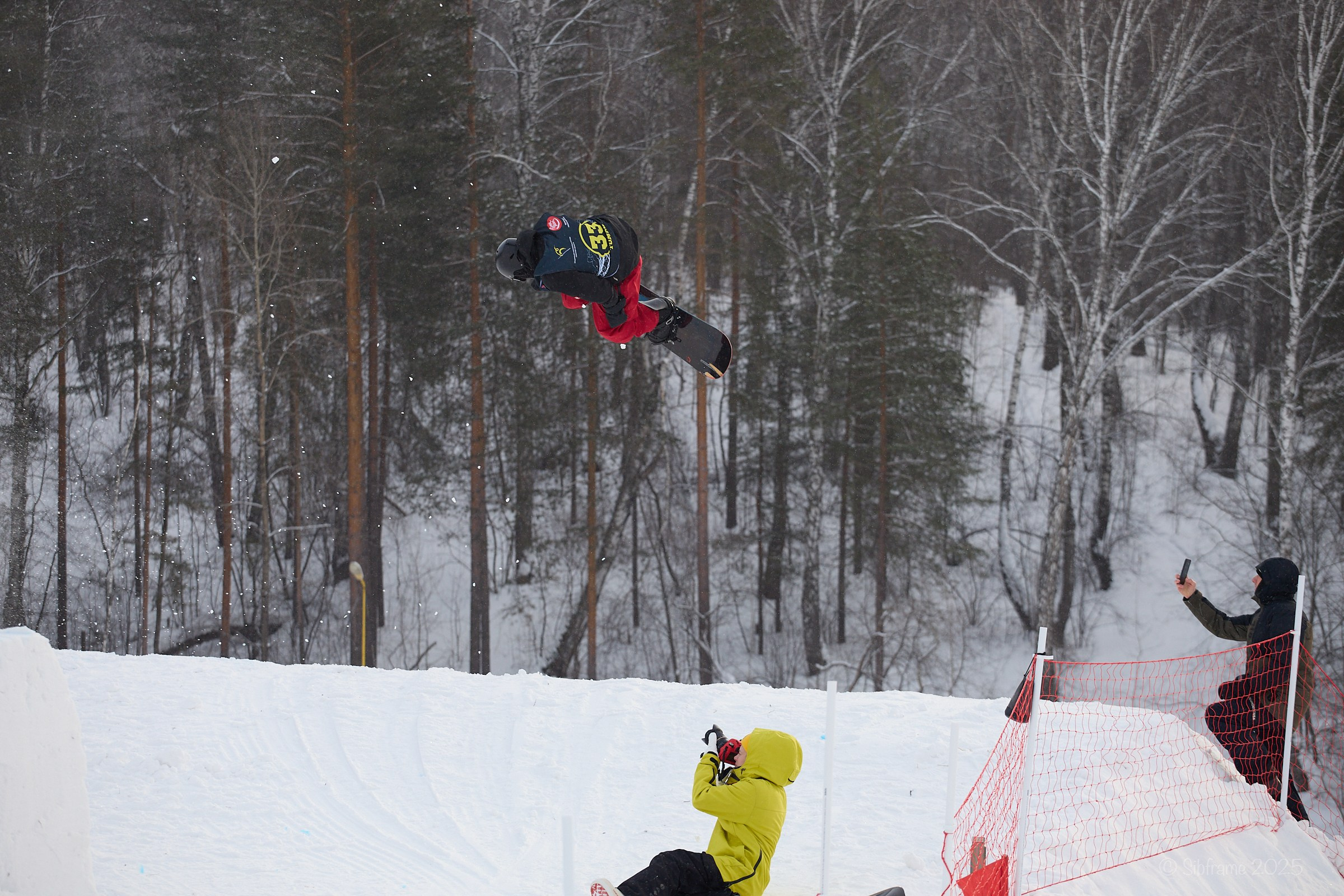 Всероссийские соревнованиях по сноуборду в дисциплине Биг-эйр в Томске. Коммерческий фотограф для бизнеса в Томске Дмитрий Ельчанинов