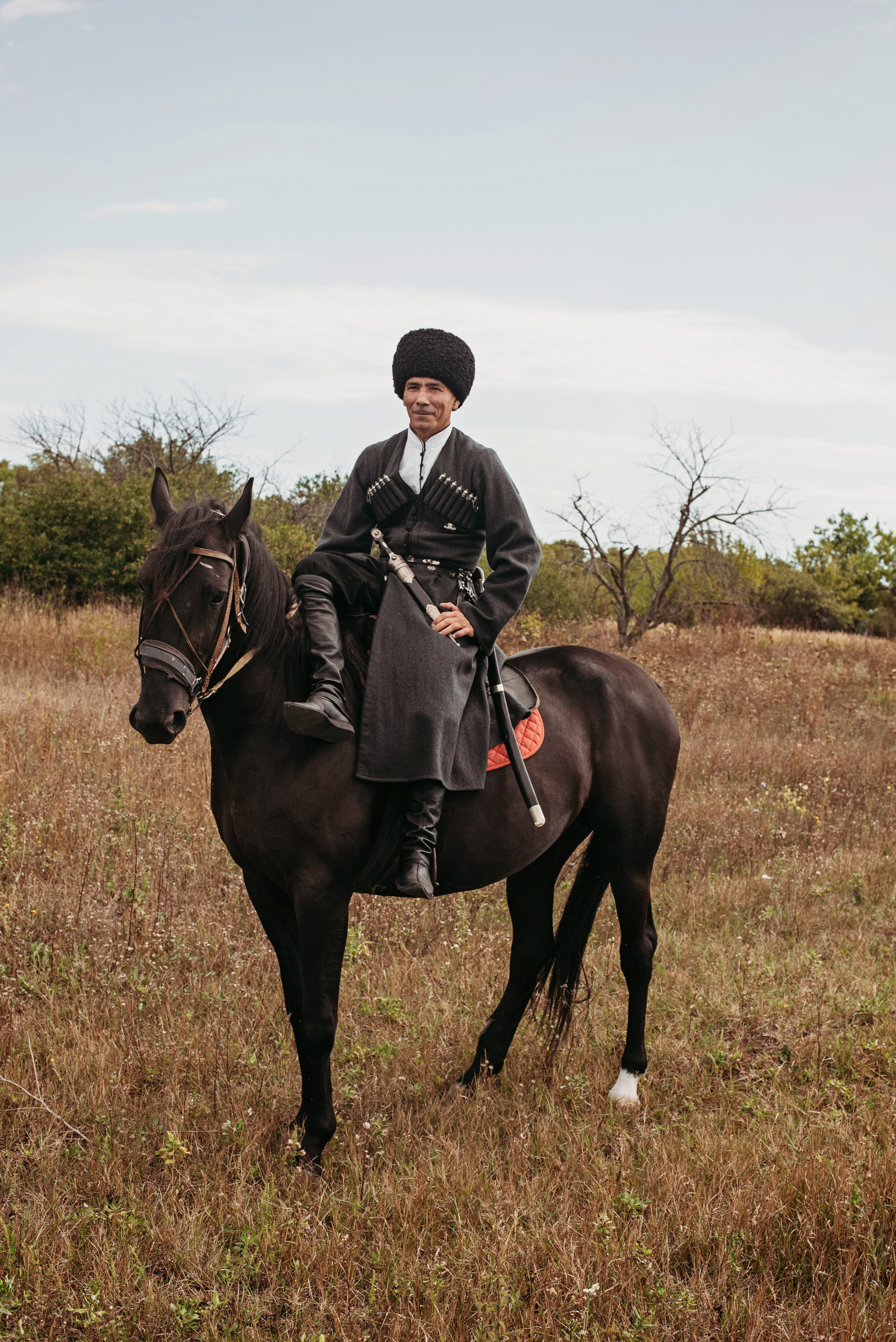 Казак с конем и ночью и днем. Детский и семейный фотограф выпускной альбом Приморско-Ахтарск