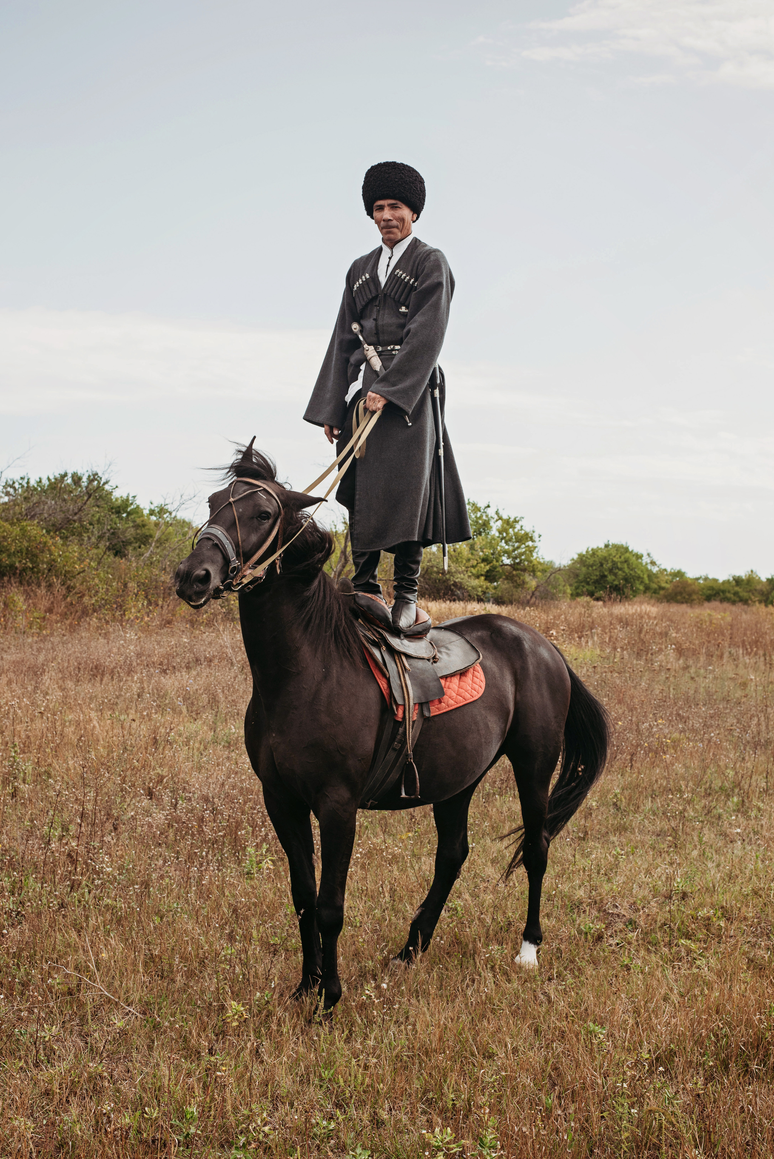 Казак с конем и ночью и днем. Детский и семейный фотограф выпускной альбом Приморско-Ахтарск