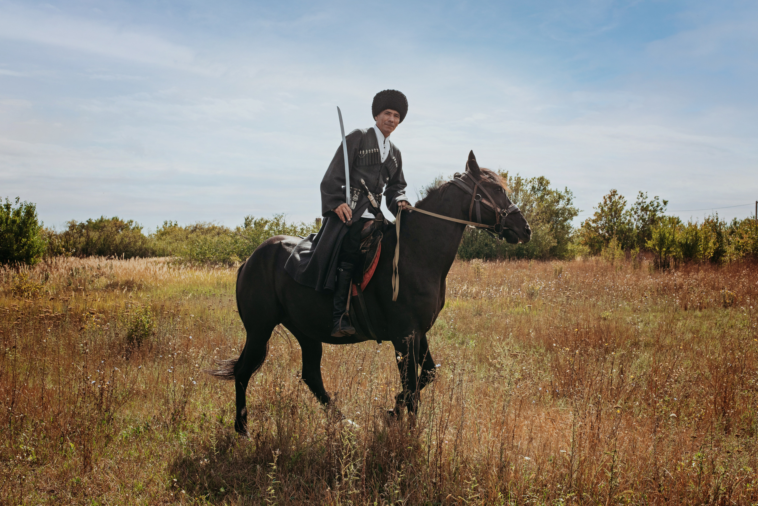 Казак с конем и ночью и днем. Детский и семейный фотограф выпускной альбом Приморско-Ахтарск