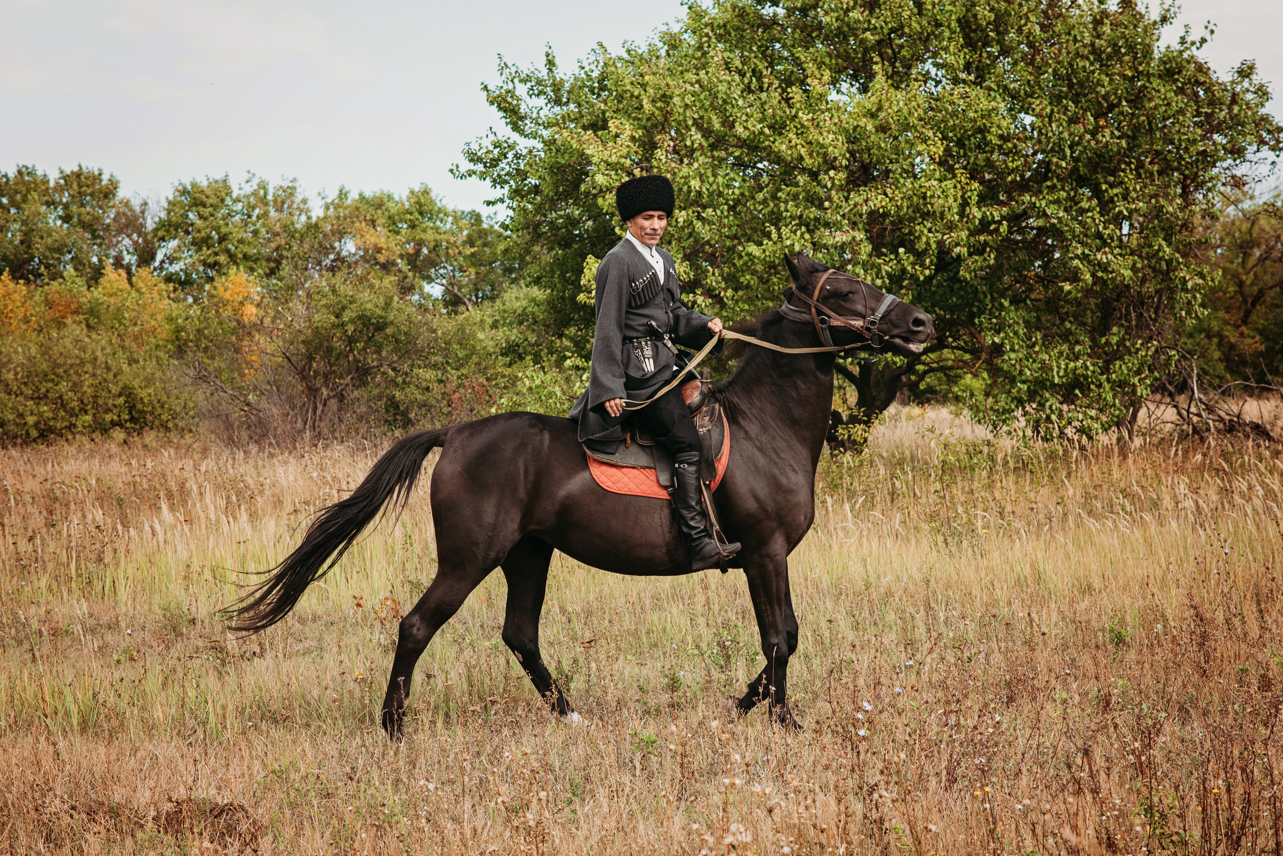 Казак с конем и ночью и днем. Детский и семейный фотограф выпускной альбом Приморско-Ахтарск