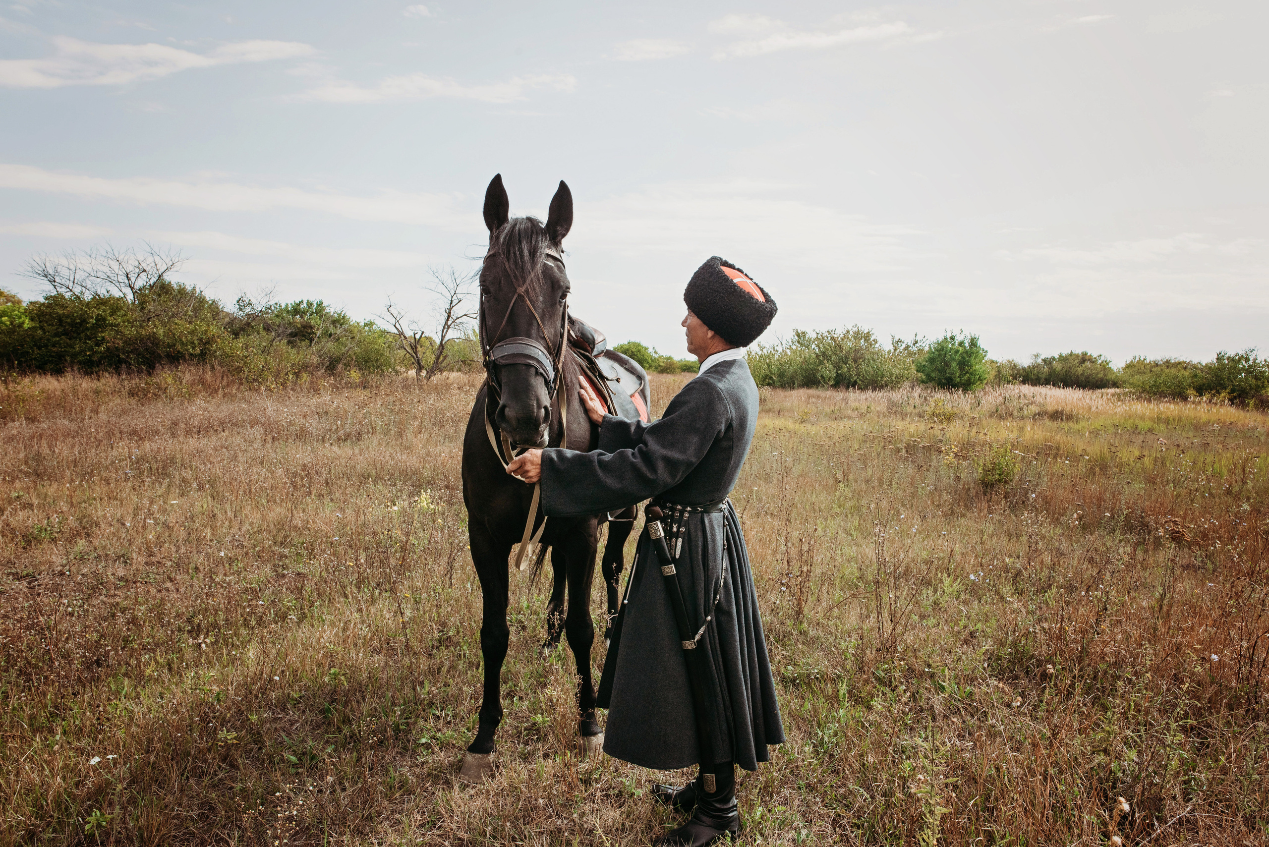 Казак с конем и ночью и днем. Детский и семейный фотограф выпускной альбом Приморско-Ахтарск