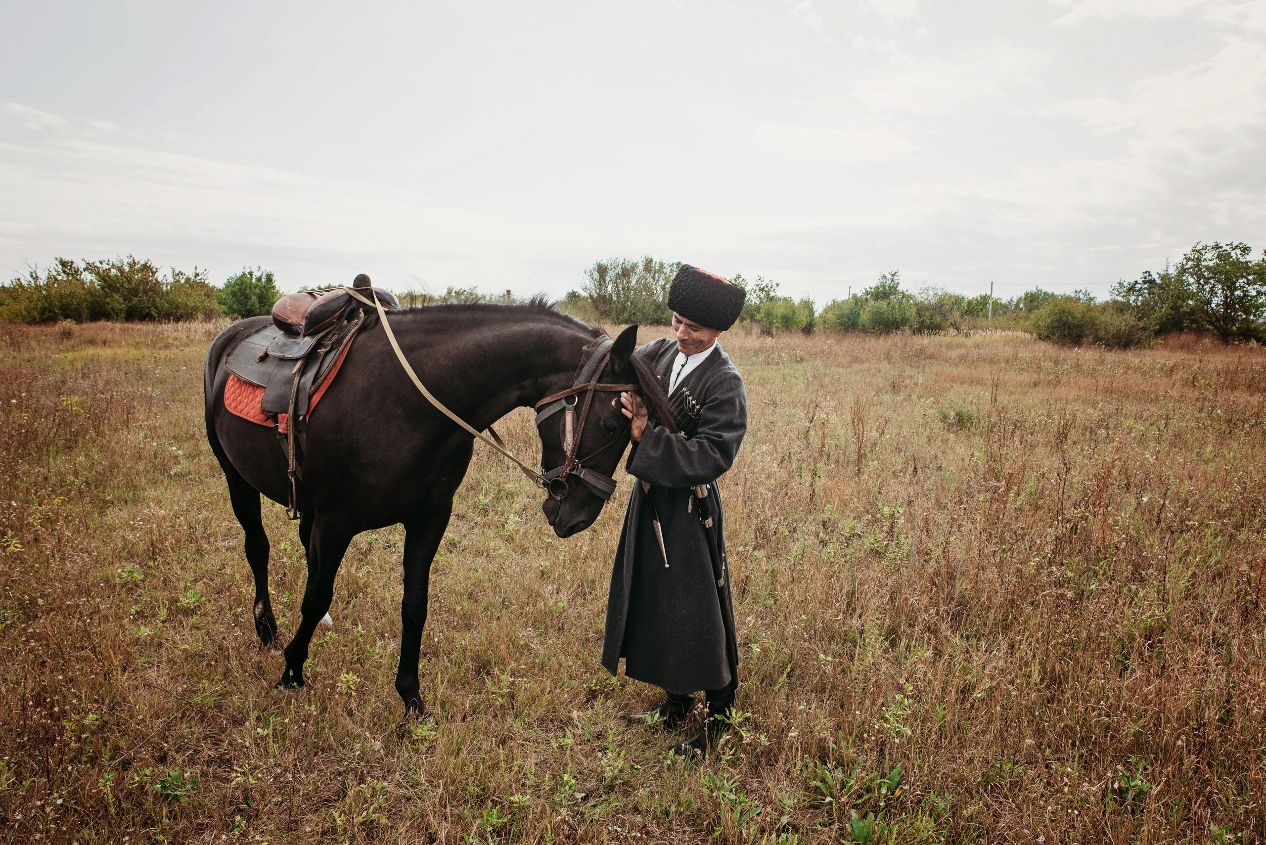 Казак с конем и ночью и днем. Детский и семейный фотограф выпускной альбом Приморско-Ахтарск