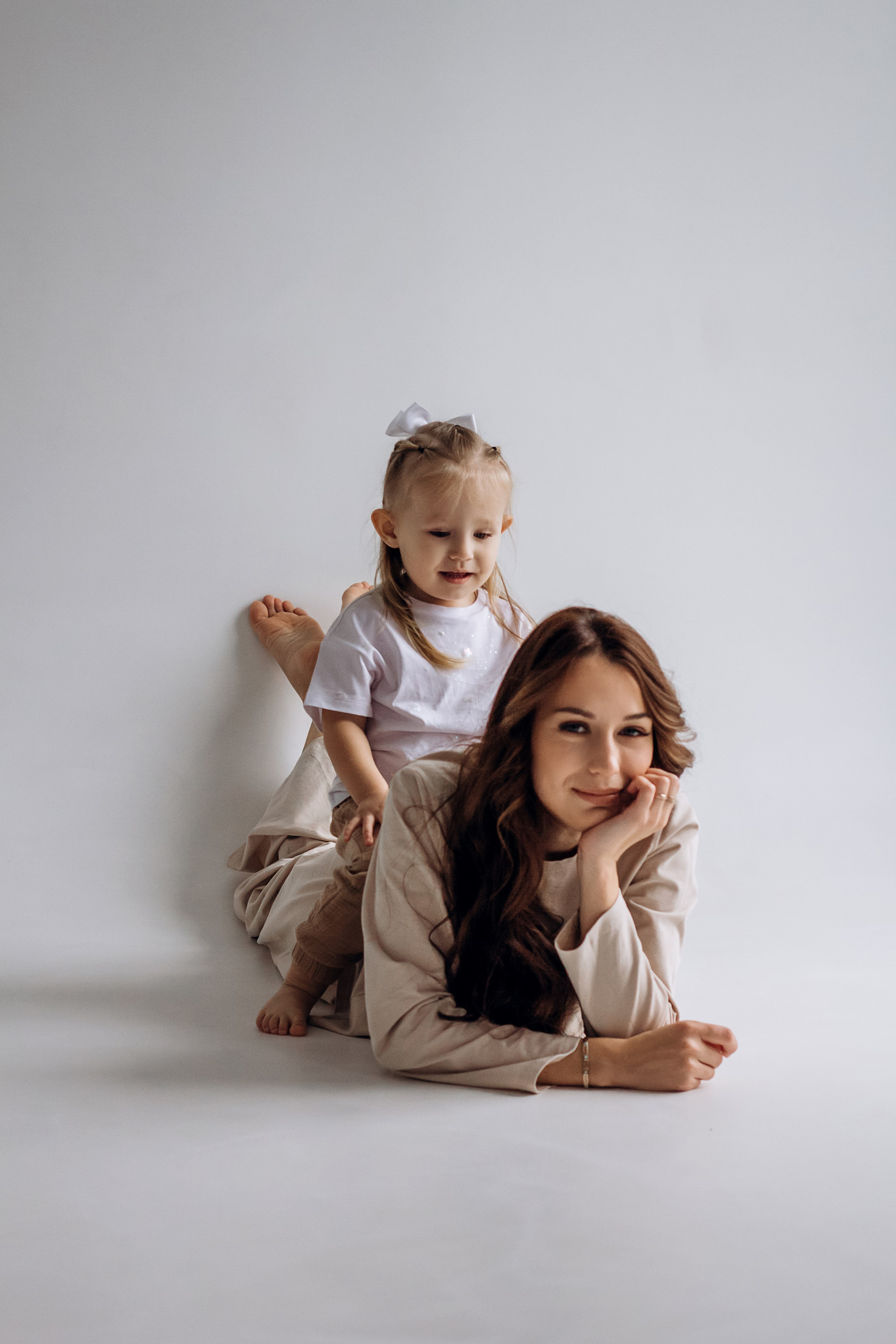 Мама и дочь Вика и Ева. Семейный фотограф в Ростове-на-Дону Безкишкина Татьяна