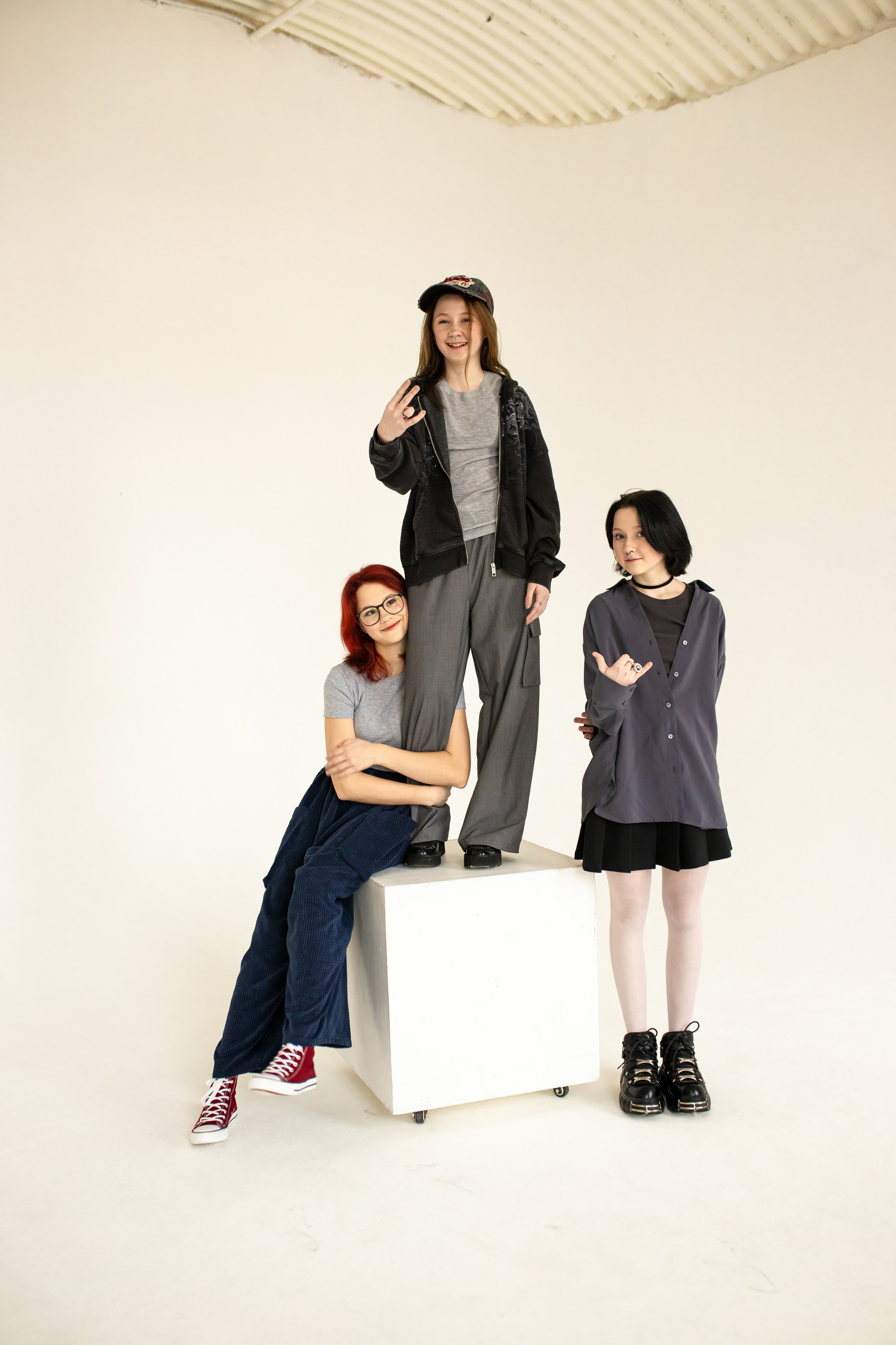 Семейная фотосессия на циклораме с естественным светом. Фотограф в Железнодорожном и Балашихе