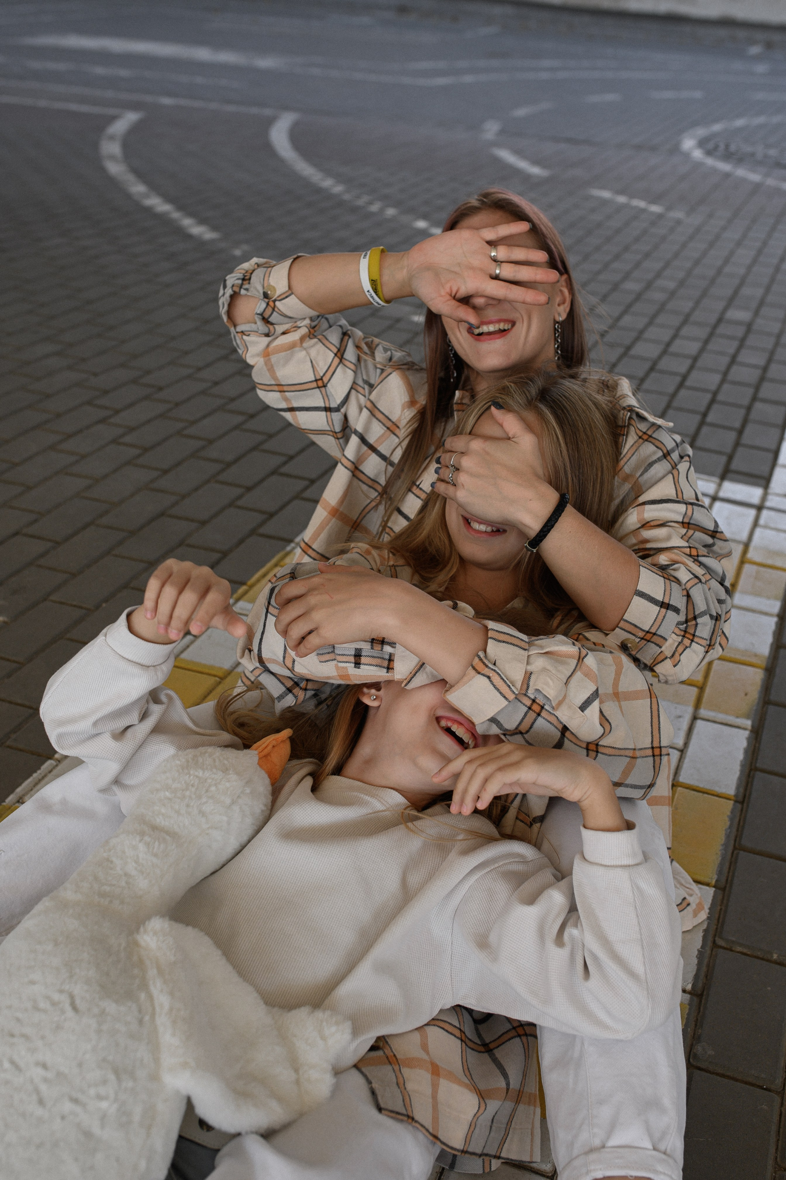 Марина и девочки. Www.ostermiller.ru