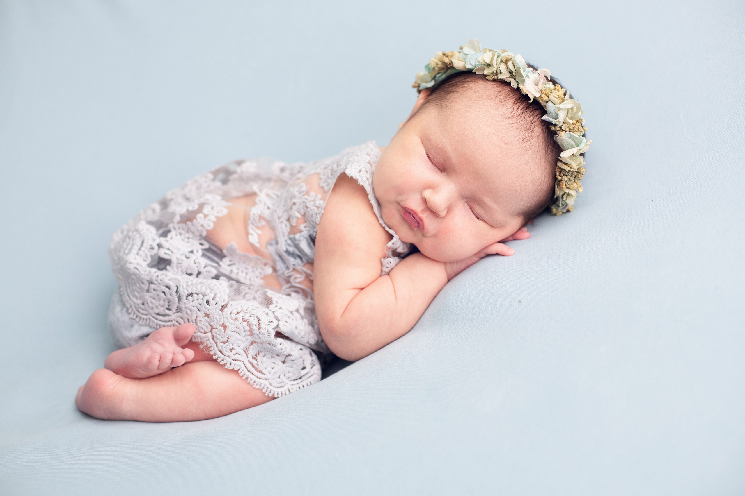 Василиса. Фотограф новорожденных в г. Россошь Виктория Нечепуренко