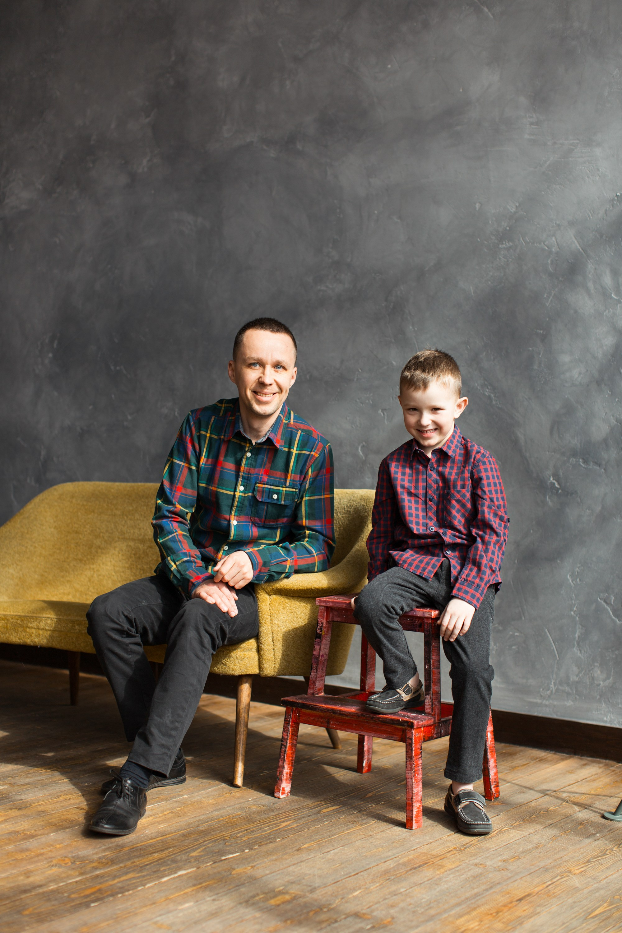 Фотосессия большой семьи в студии