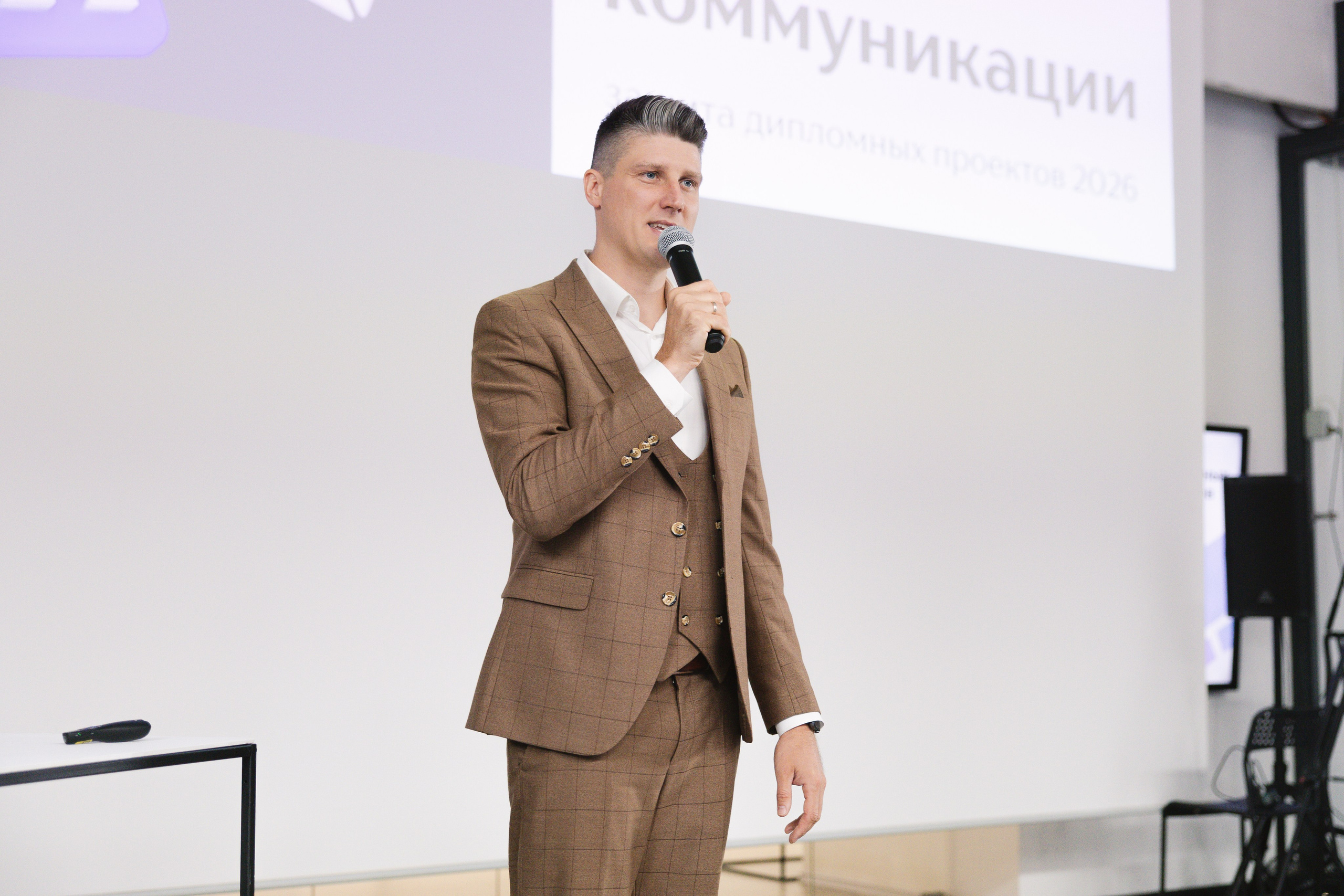 Защиты дипломных проетов B&D. Портретный и ивент-фотограф в Москве Шамиль Хасянзанов