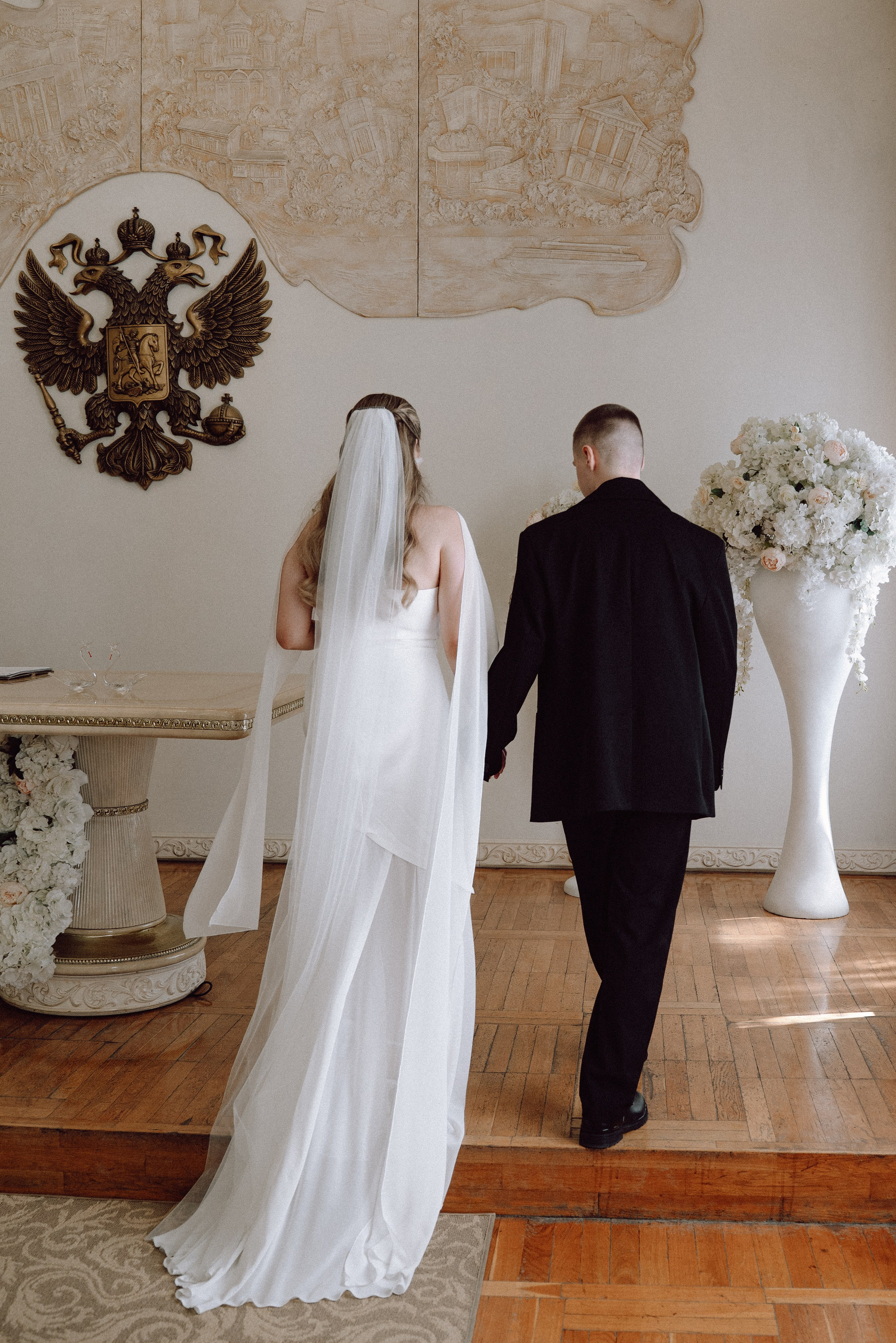 Свадебная прогулка и роспись в Кировском ЗАГСе