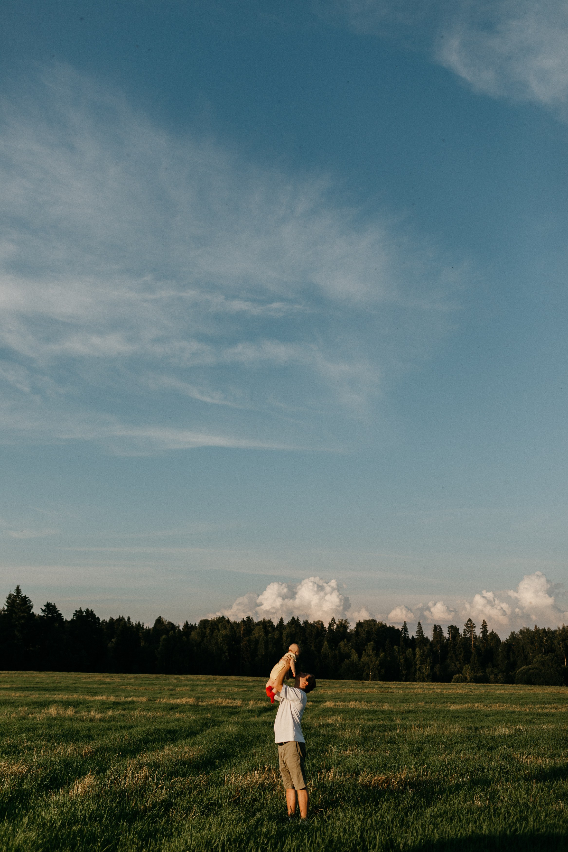 Фотосессия с красными мячами. Семейный фотограф Маша Тимофеева | Москва