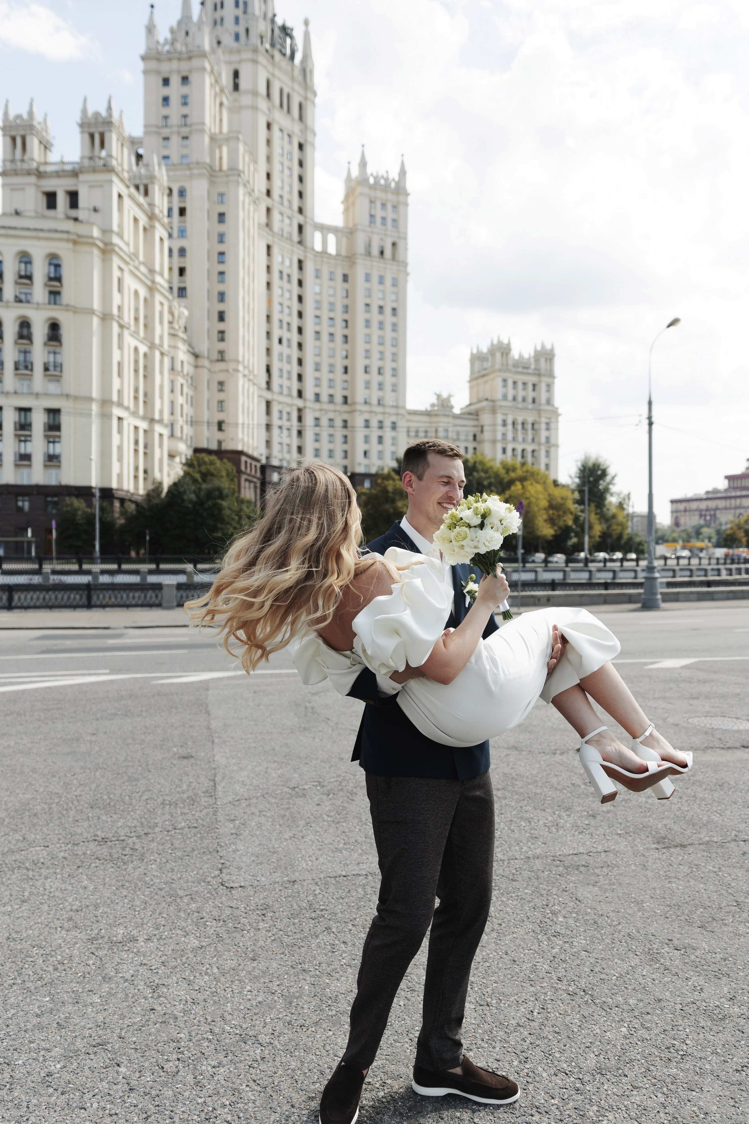 Свадебная фотосессия на Котельнической набережной и в парке Царицыно, Роспись в Шипиловском ЗАГСе. Свадебный фотограф Москва Анастасия Храмова