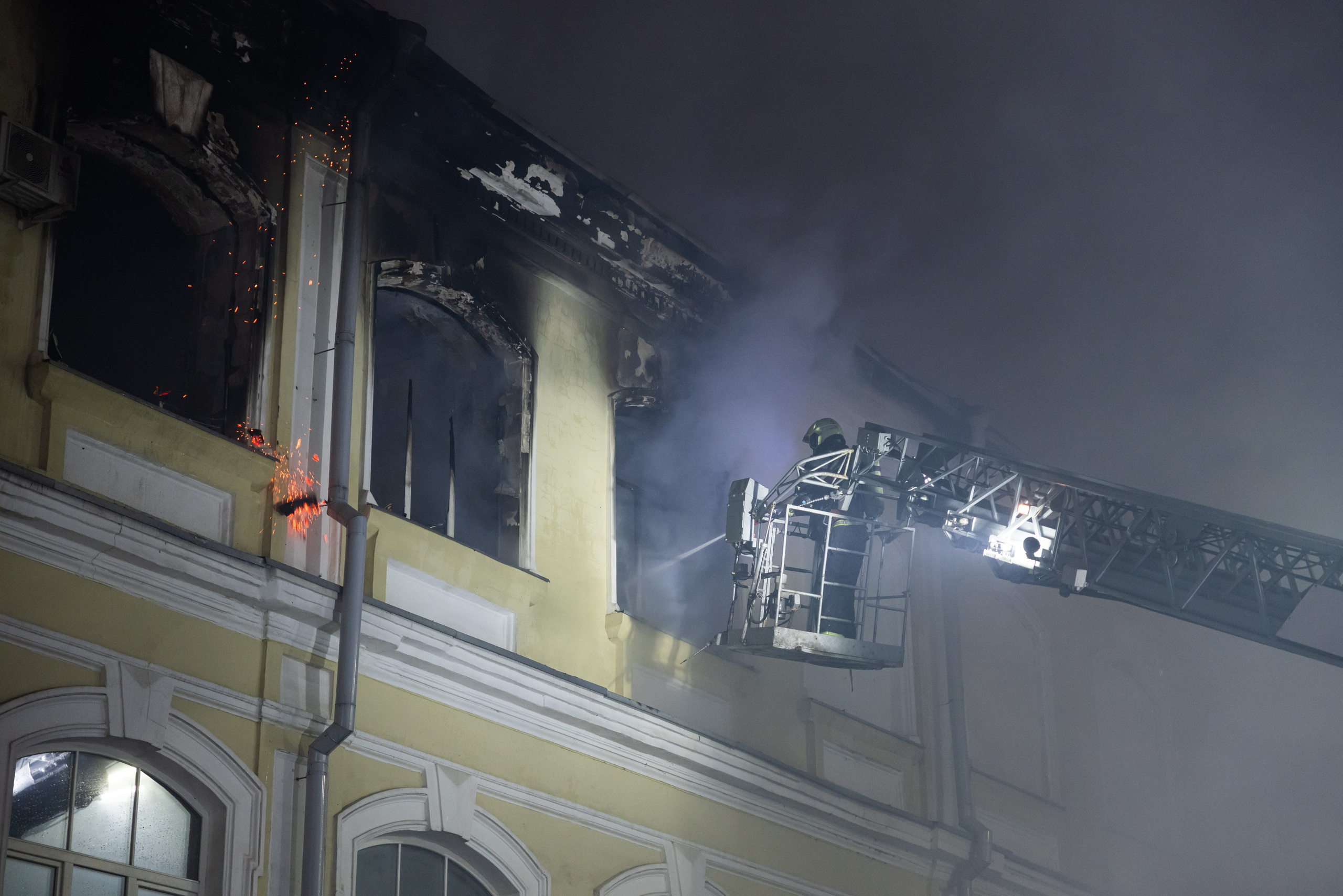 Пожар на ул. Советская 15 (13 января 2025). Репортажный фотограф Алексей Пирязев