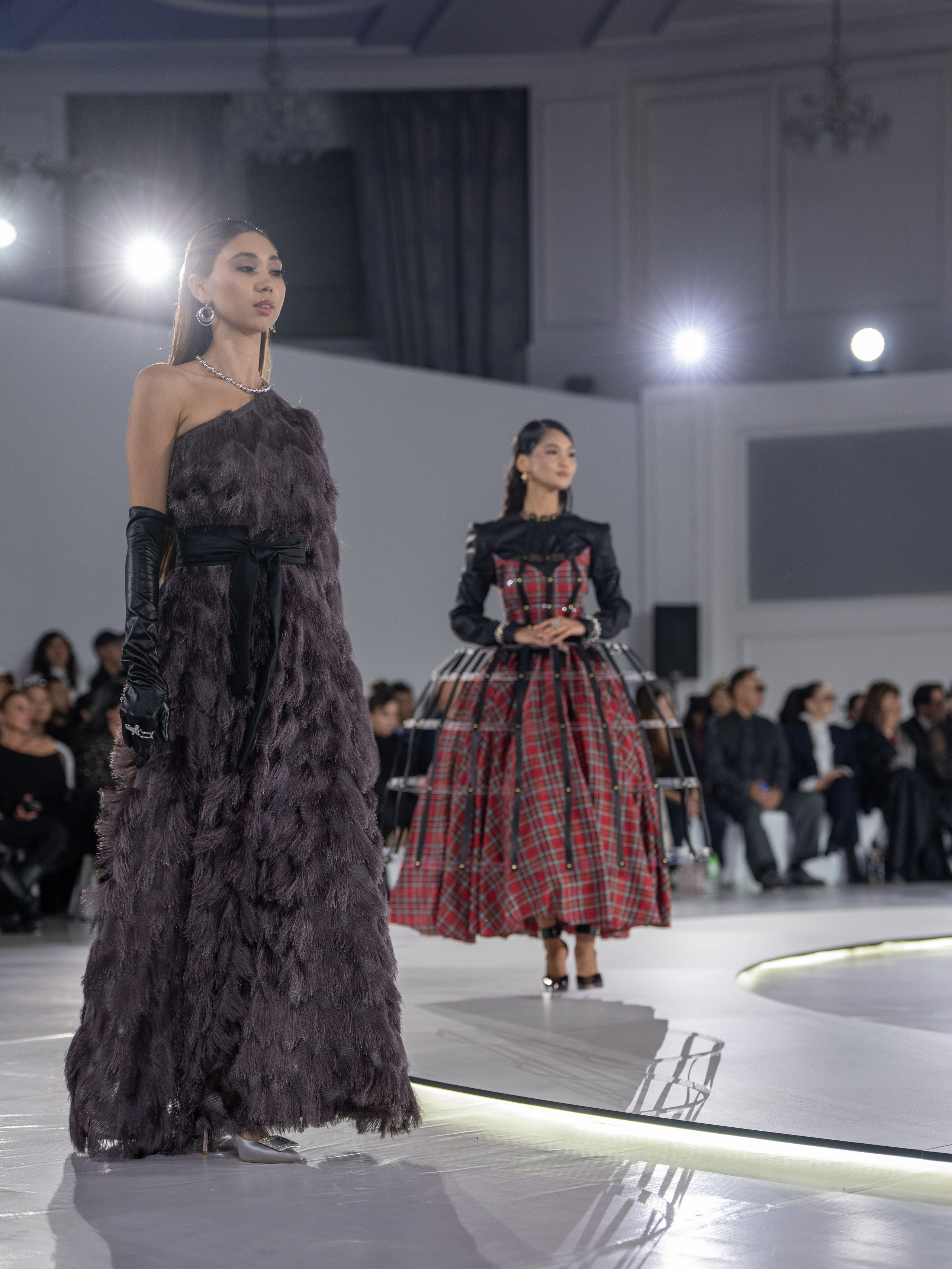 Дизайнер Arunaz. Сайт Алматинского НЮ АРТ, будуар и фэшн фотографа Дениса Карпенко