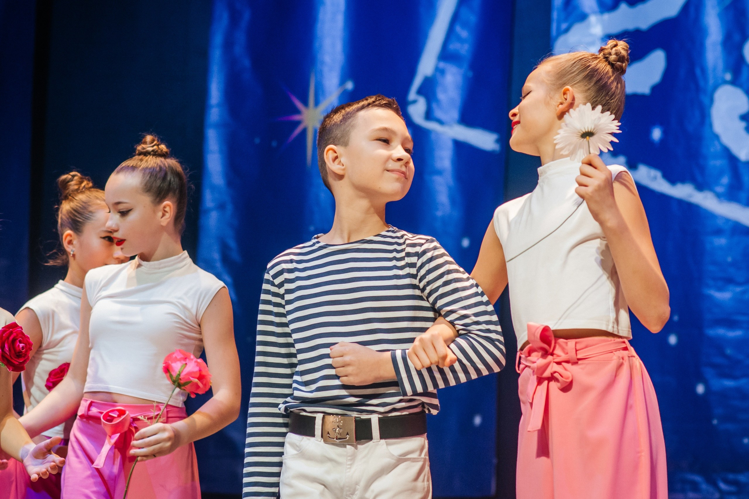 Танцы. Фотограф Елена Рогашкова