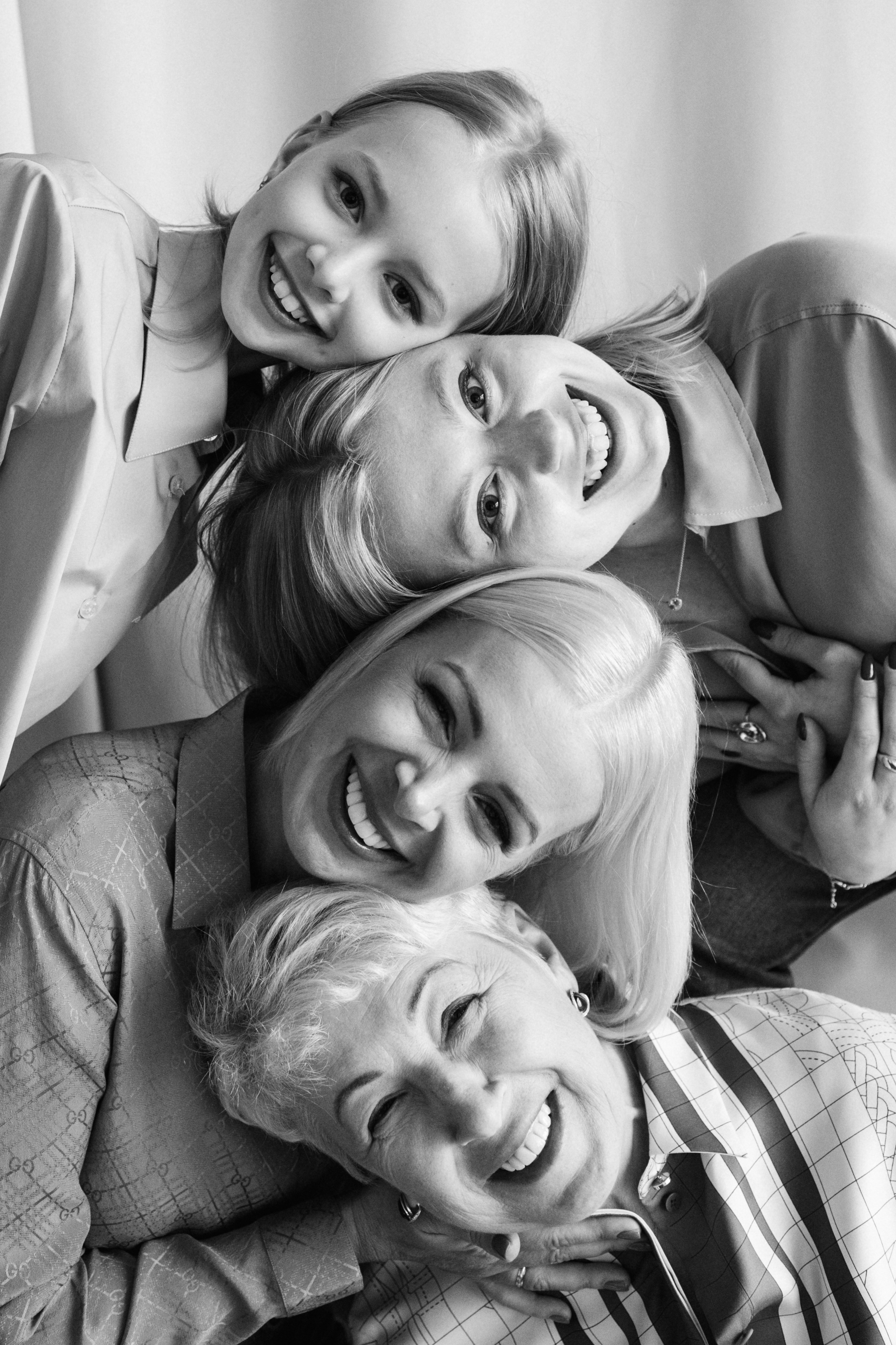 Семейная фотосессия Москва, семейный фотограф в Москве, семейная фотосессия, детский фотограф, семейная фотосессия в студии, фотосессия поколения, поколение, фотосессия всей семьи