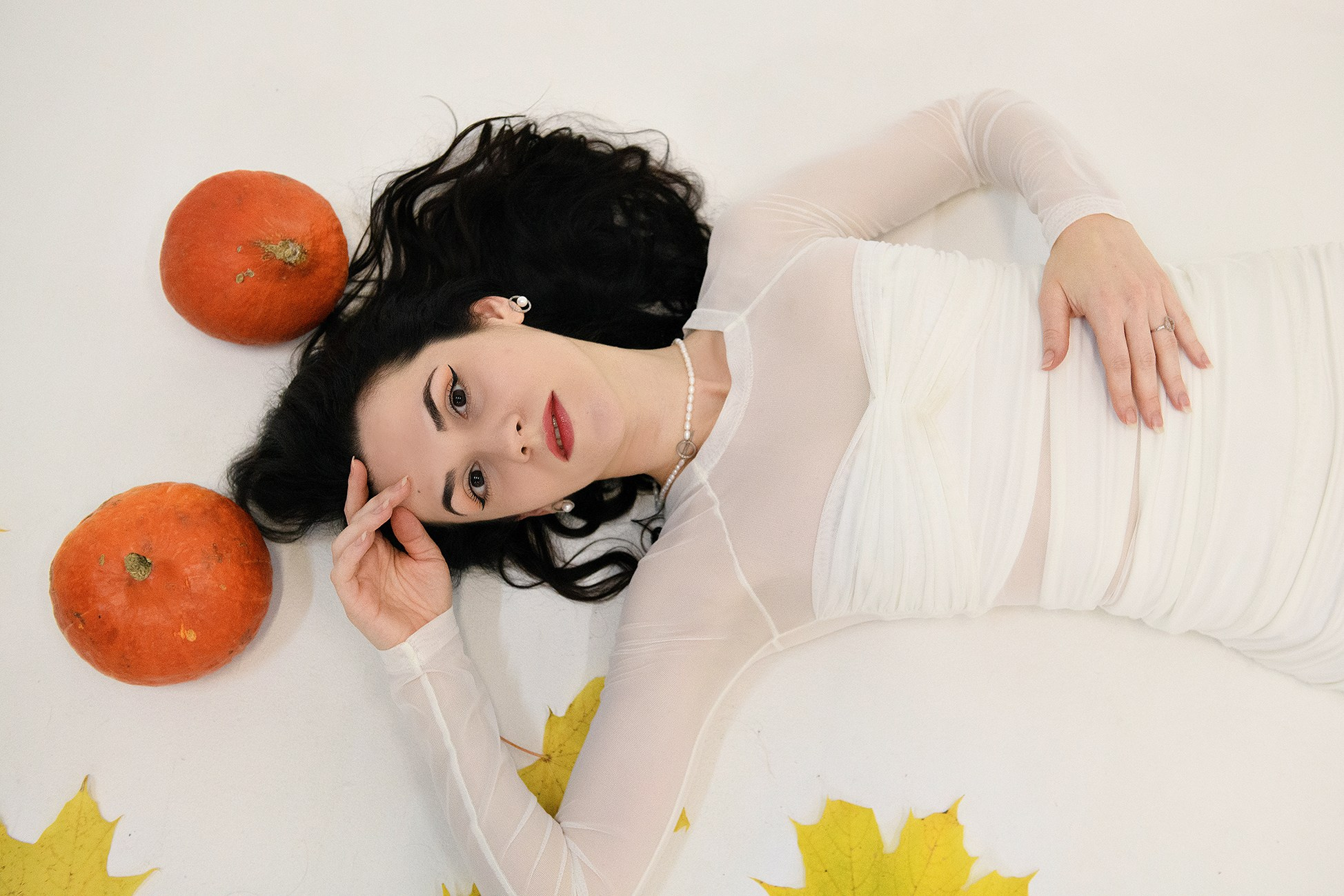 «Тыквы».Студийная импровизация. Надежда и Анастасия. Организация и проведение фотосъемок в Санкт-Петербурге. Фотограф Смирягин Илья