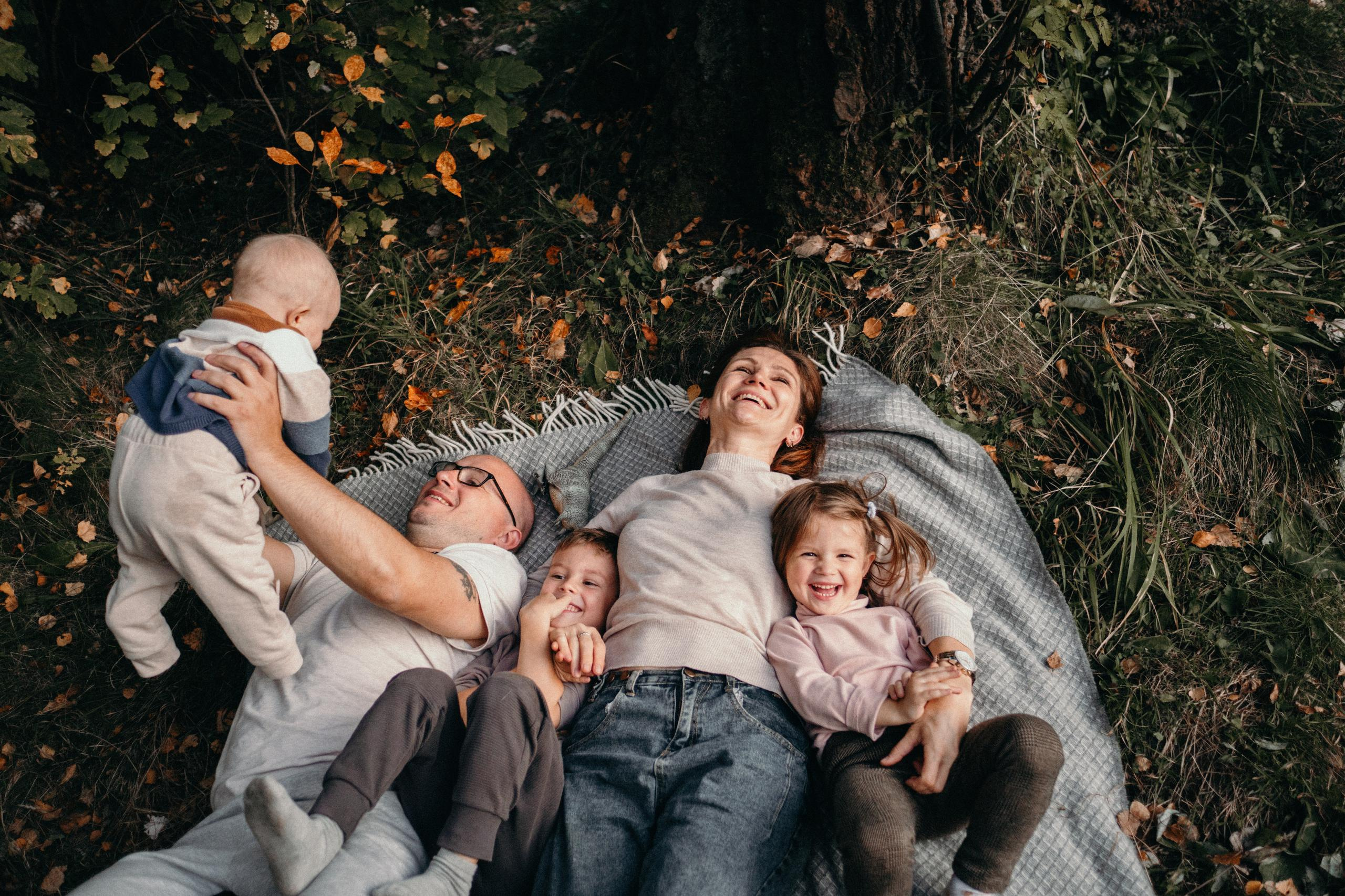 Семейная фотосессия на природе. Семейный и детский фотограф в Санкт-Петербурге Наталья Григорьева