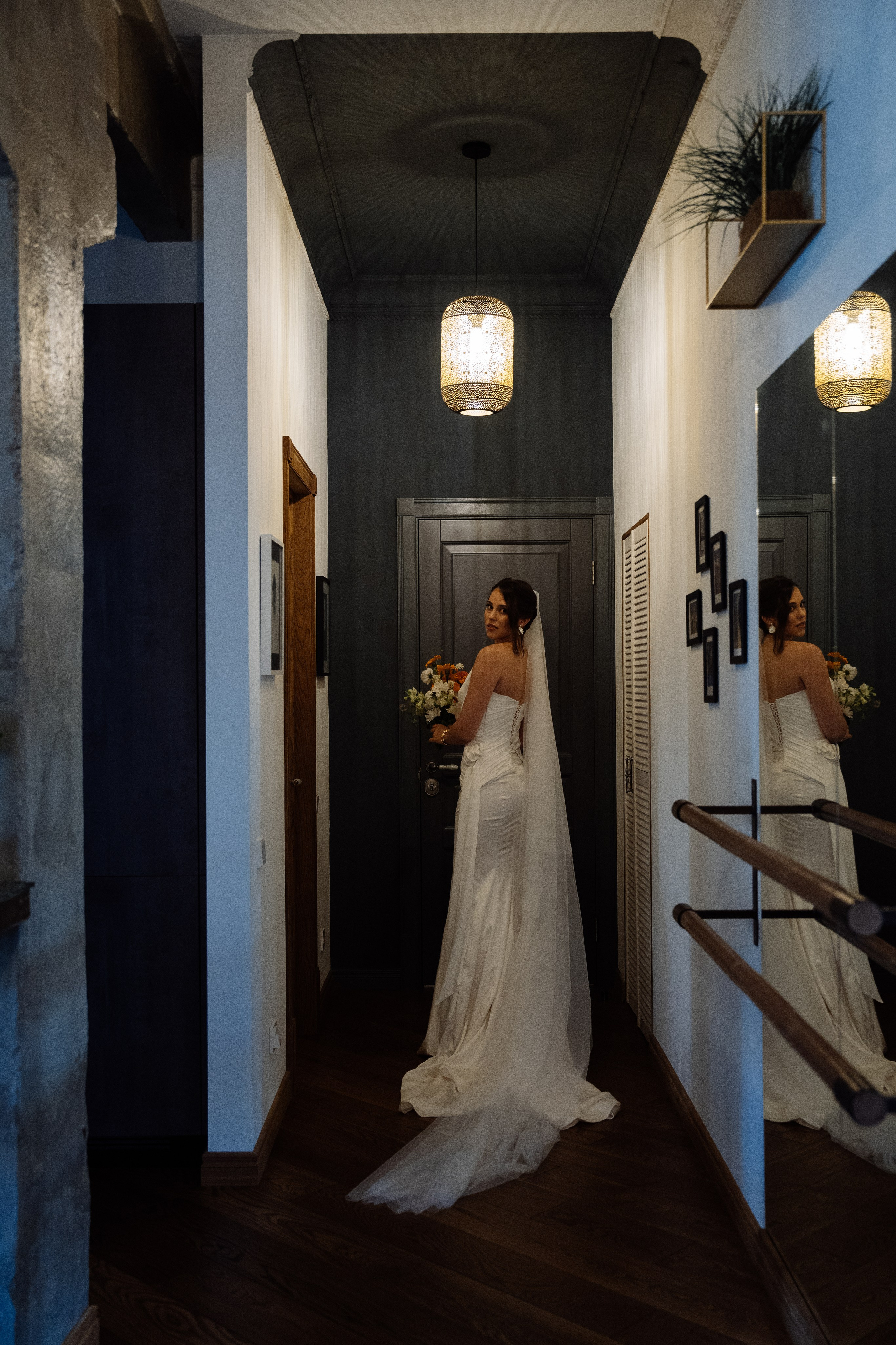 Оранжевая свадьба в гребешках. Свадебный фотограф организатор в Санкт-Петербурге Ассоль Опарина